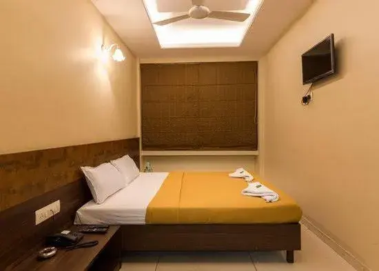 Bedroom, Bed in Hotel Darshan Vishwas Bedroom, Bed in Hotel Darshan Vishwas