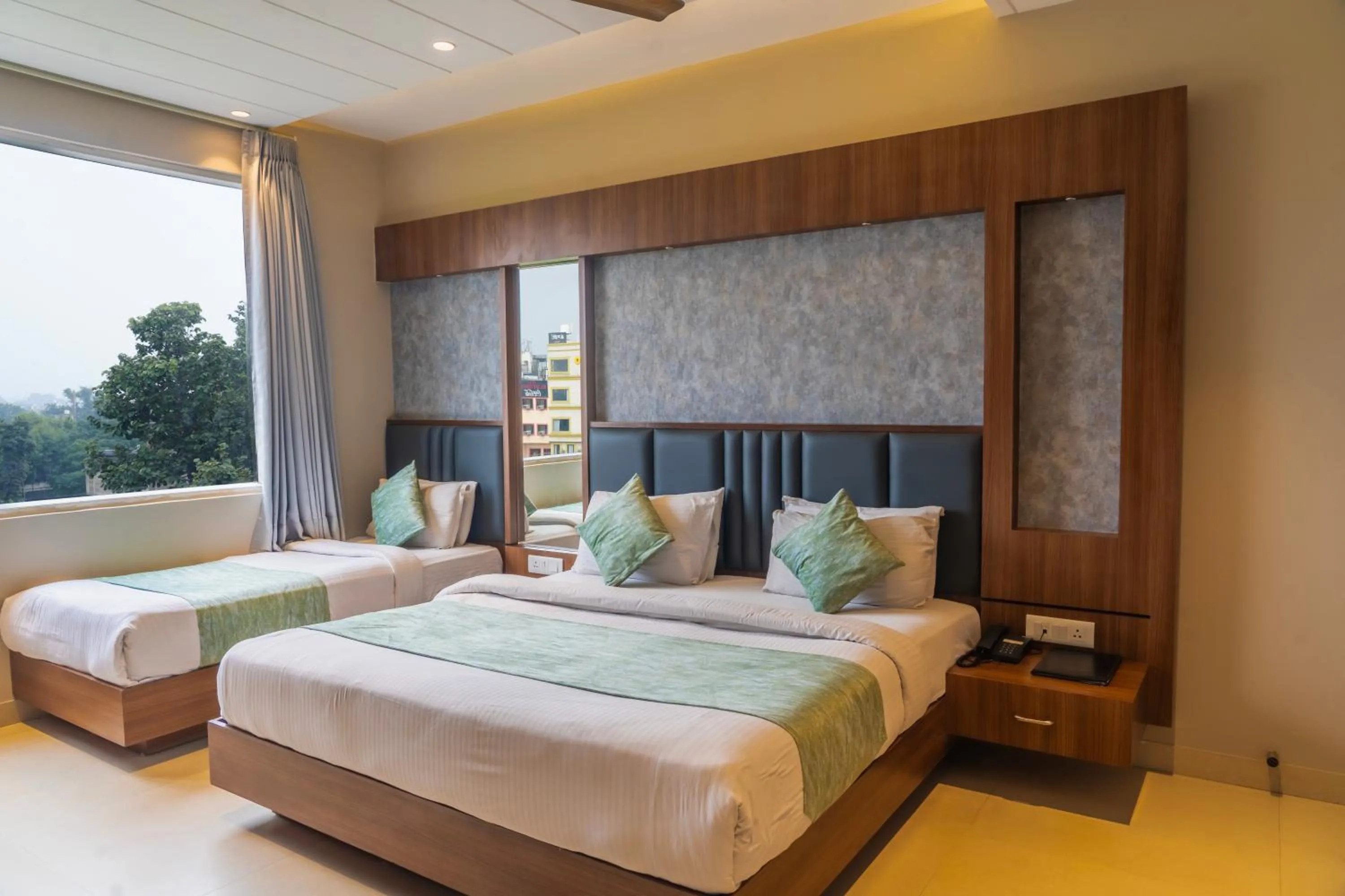 Bed in Hotel Amritsar International 2 min walk from Amritsar Bus Stand