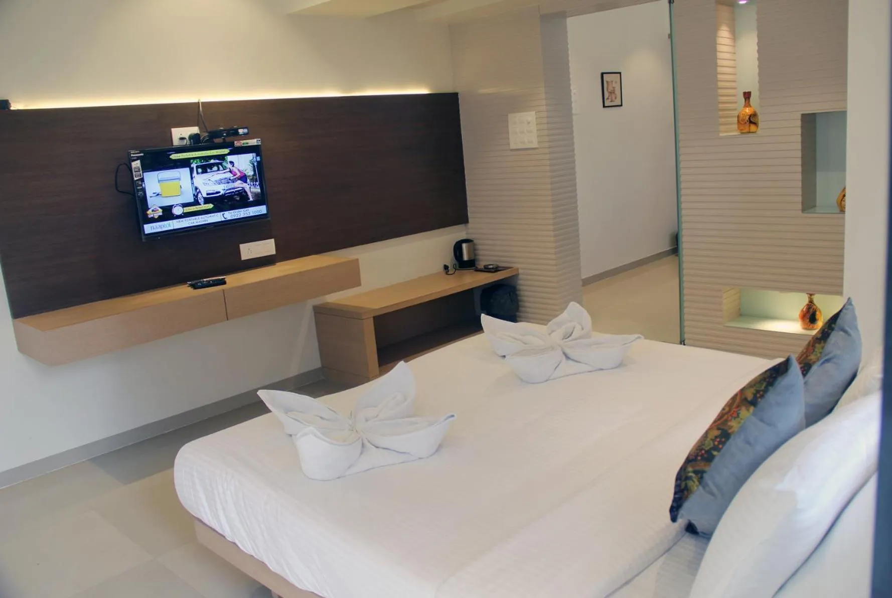 Bedroom, Bed in Hotel SaiPrasad Executive Solapur