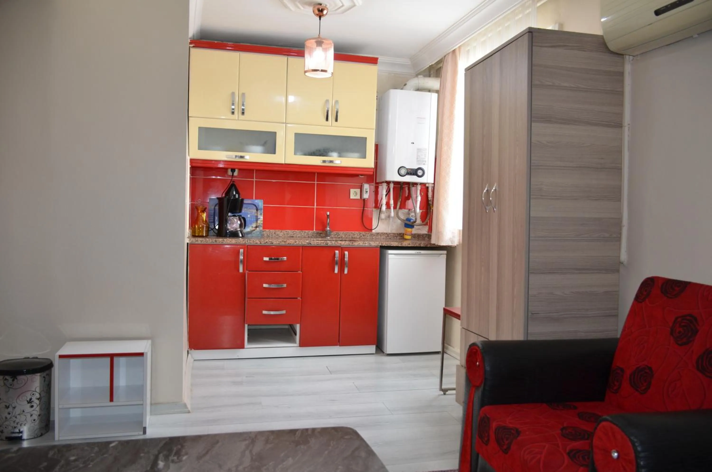 Coffee/tea facilities in TABRİZ HOTEL