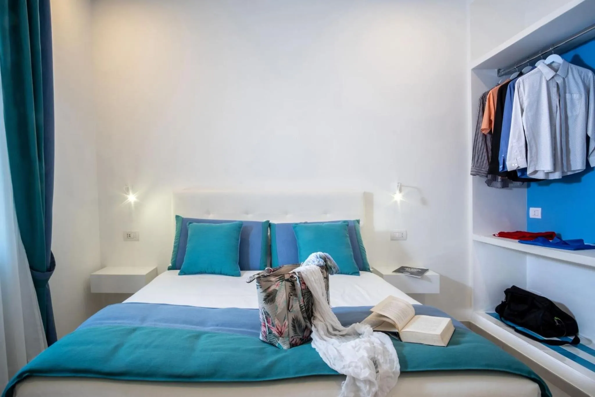 Bed in SorrentoVibes - Family Apartment in Sorrento Centre