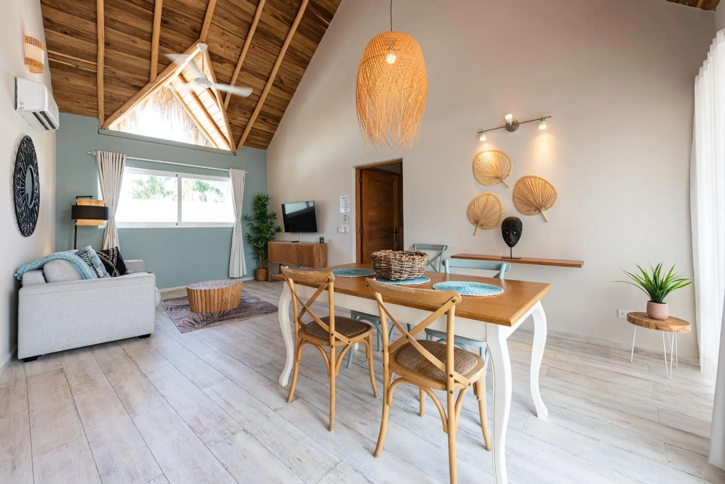 TV and multimedia in TAKUMA BOUTIK HOTEL