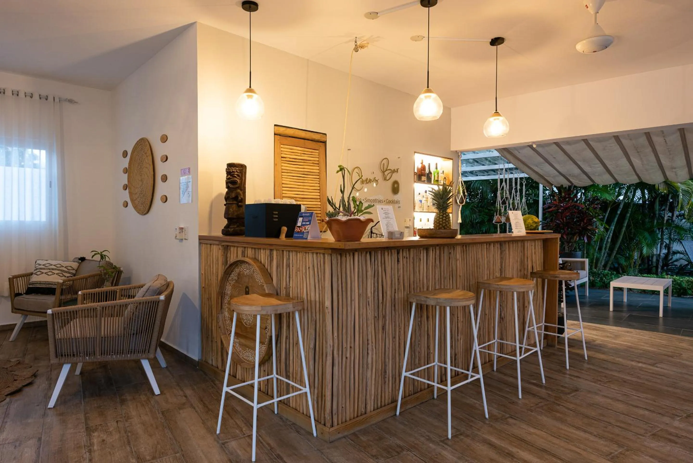 Communal lounge/ TV room in TAKUMA BOUTIK HOTEL