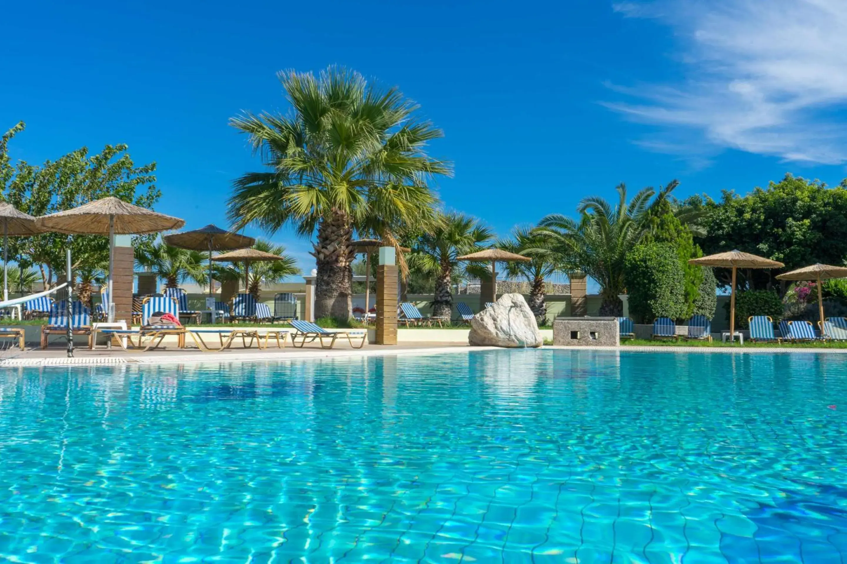 Swimming pool in Stamos All Inclusive Swimming pool in Stamos All Inclusive