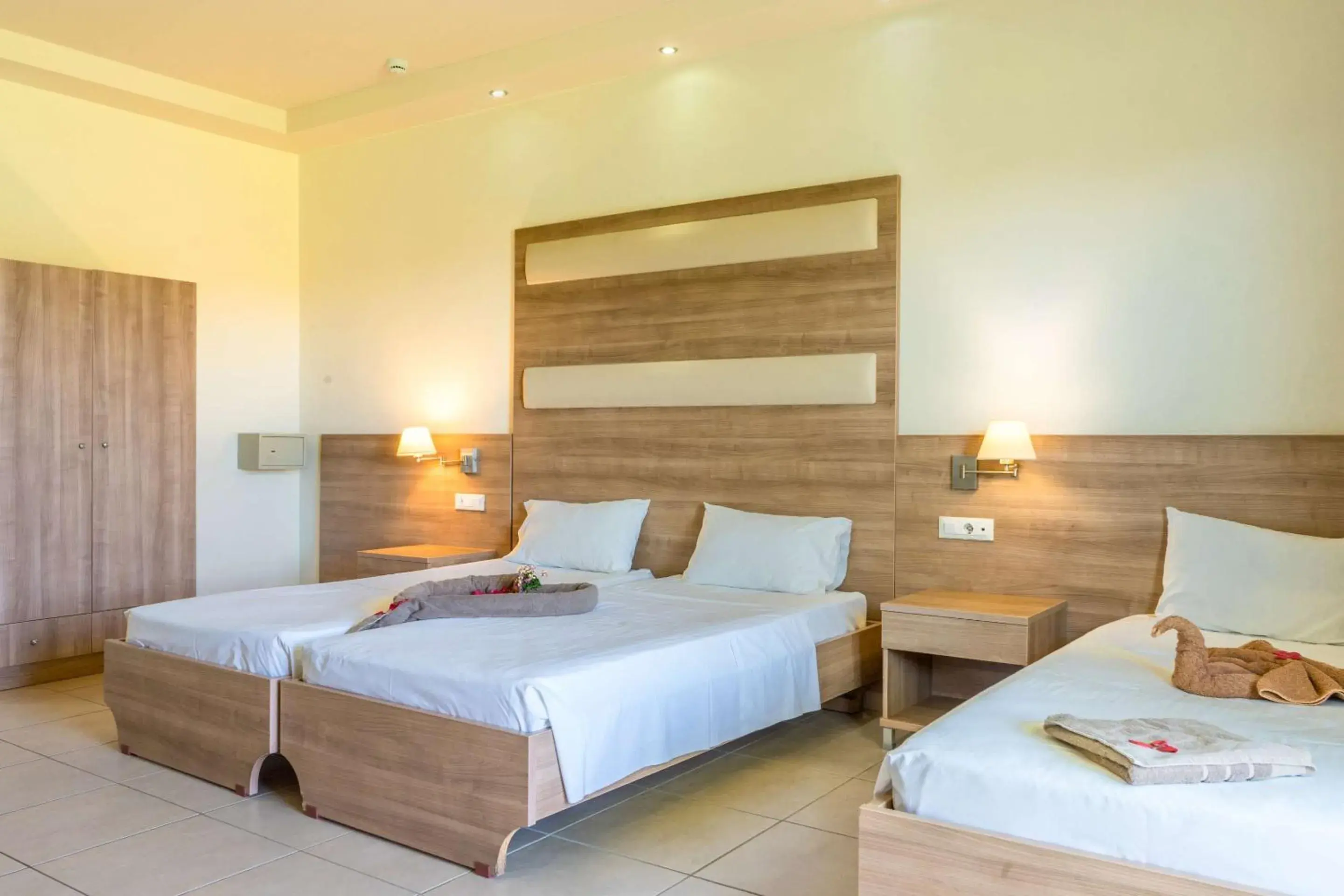 Bed in Stamos All Inclusive Bed in Stamos All Inclusive