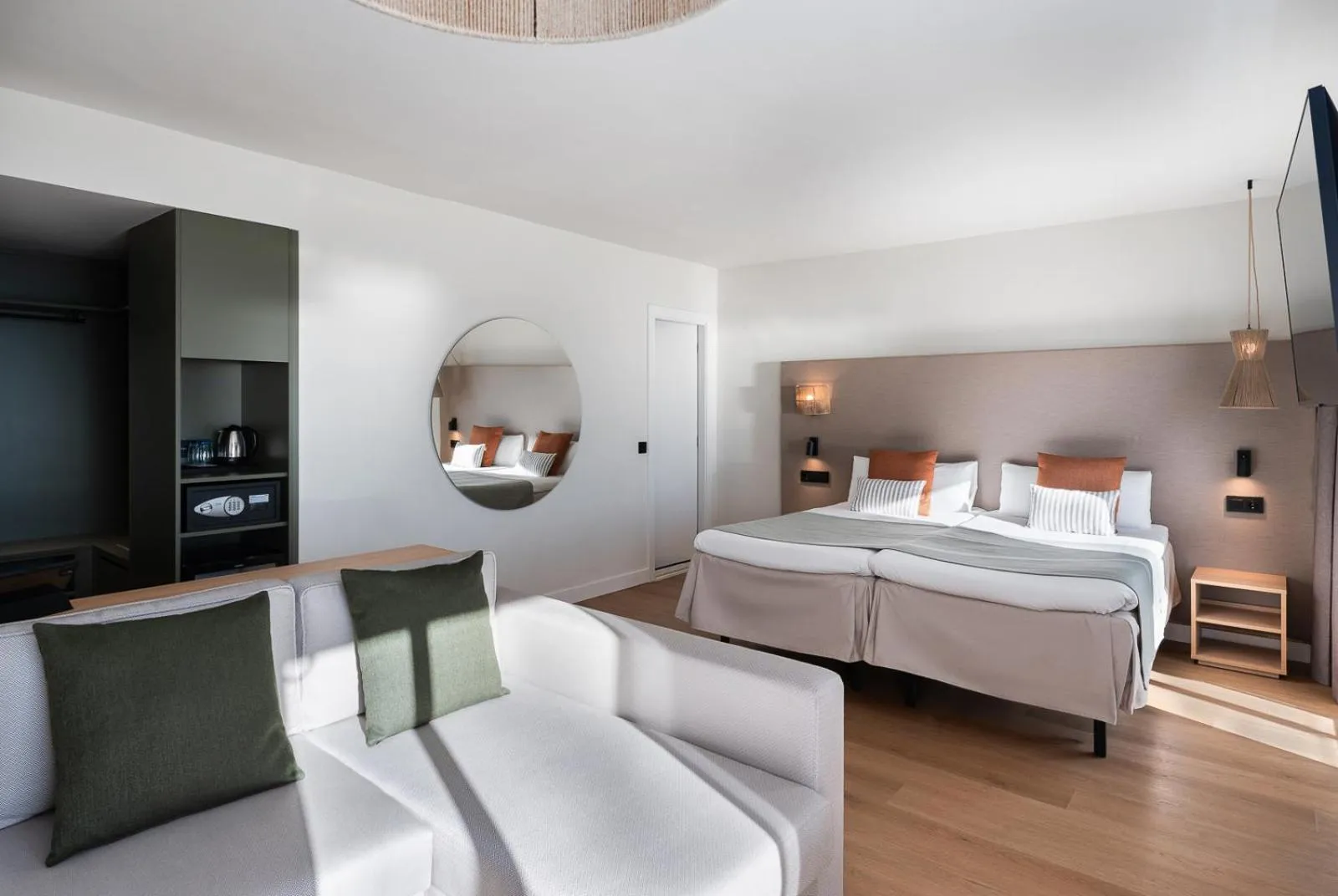 Bedroom, Bed in FERGUS Style Palma Beach - Adults Only