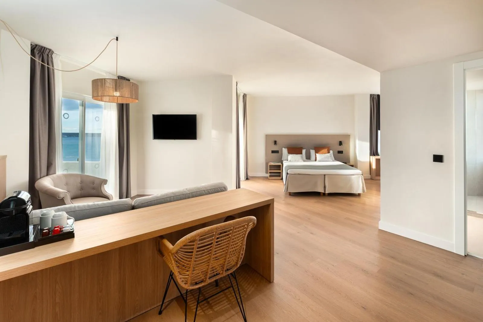 Photo of the whole room, Bed in FERGUS Style Palma Beach - Adults Only