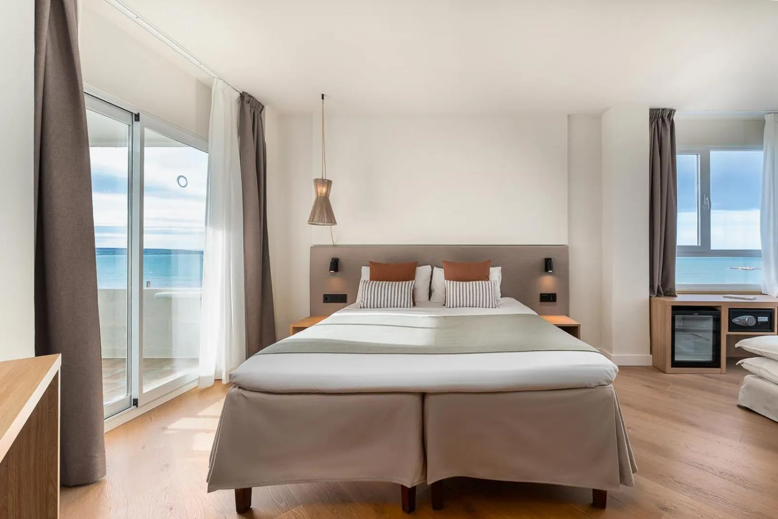 Bedroom, Bed in FERGUS Style Palma Beach - Adults Only