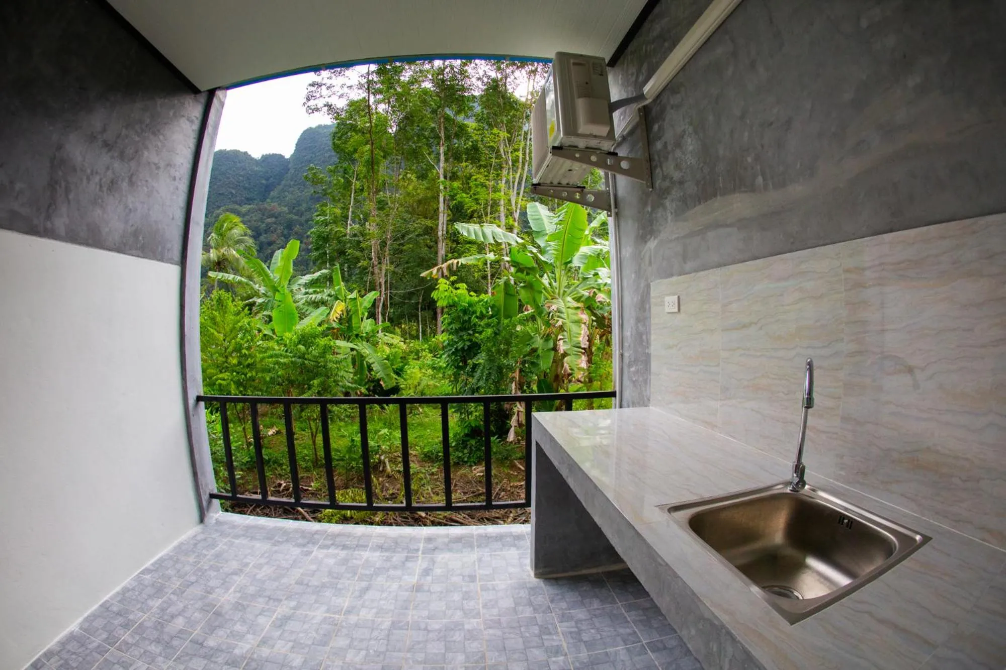 Balcony/Terrace in Phangnga Keeree Resort & Gallery