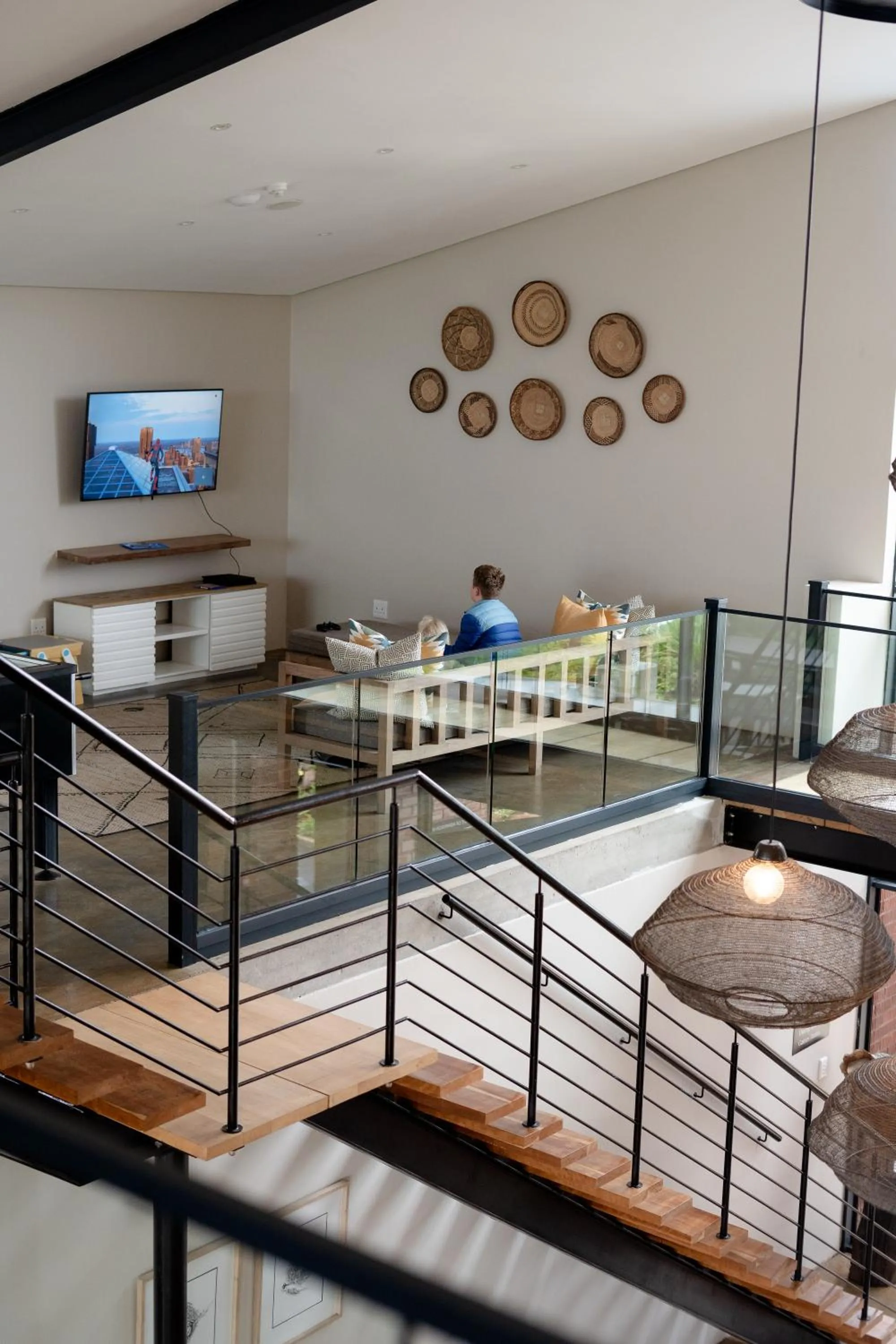 Communal lounge/ TV room in Dragonview Lodge