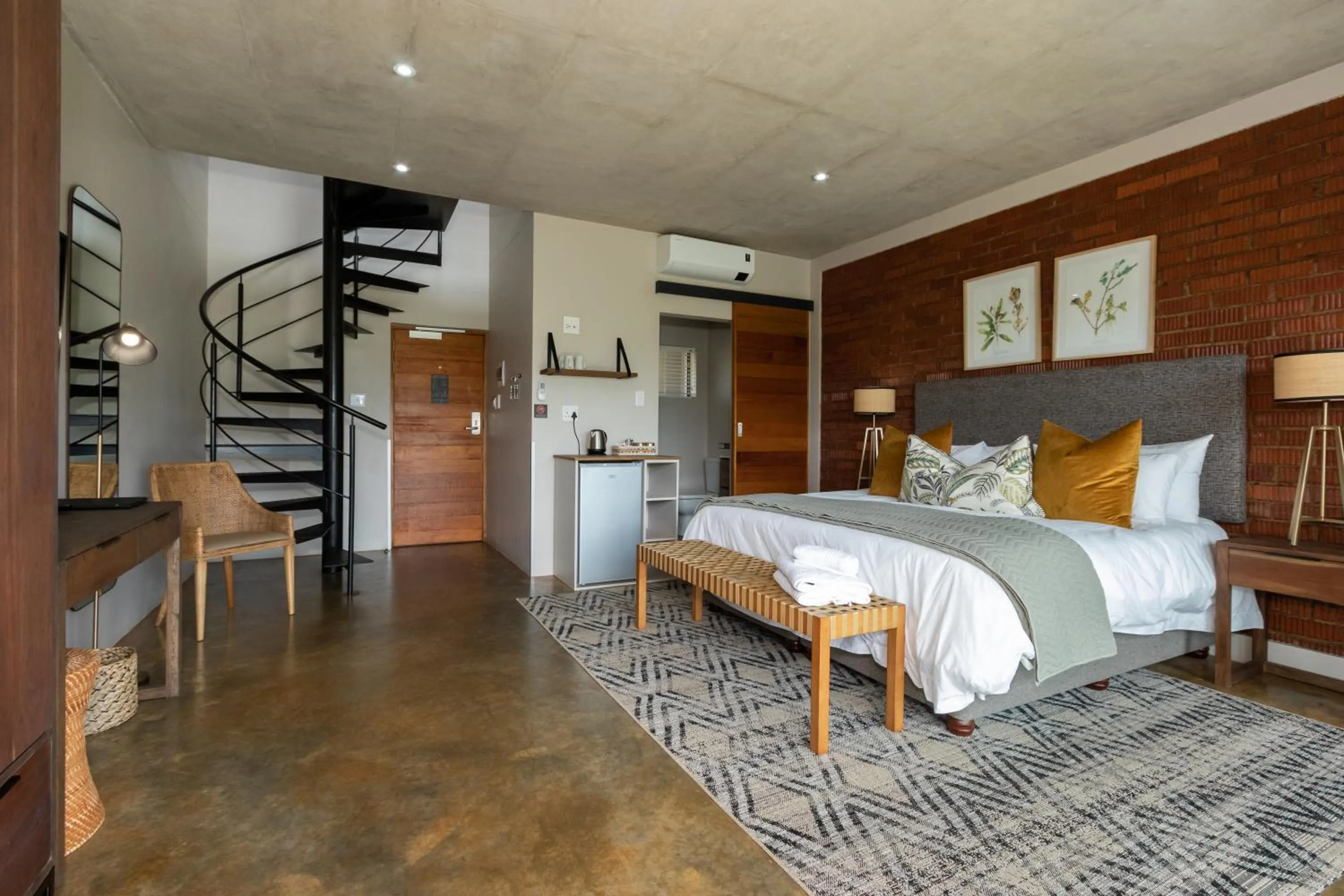 Bed in Dragonview Lodge