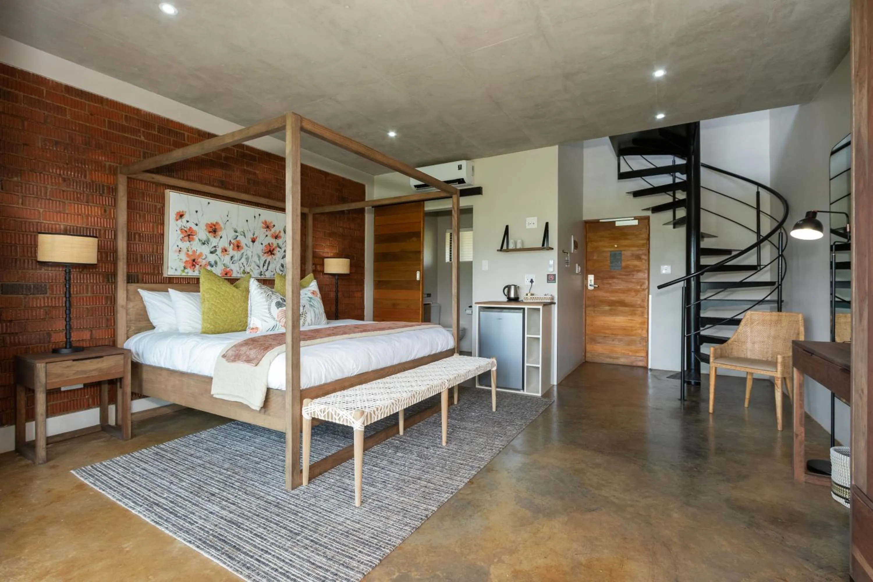 Bed in Dragonview Lodge