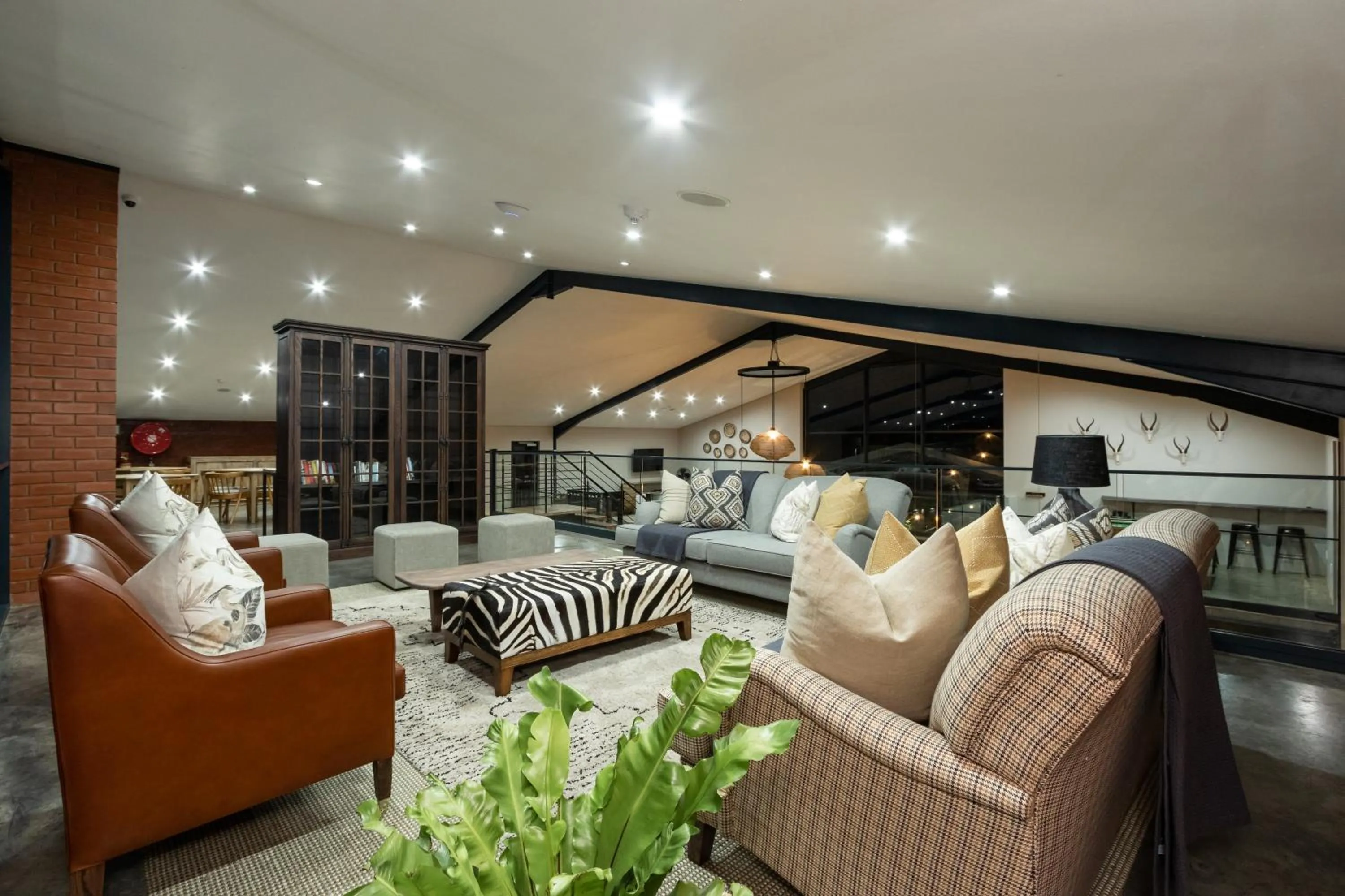 Living room in Dragonview Lodge