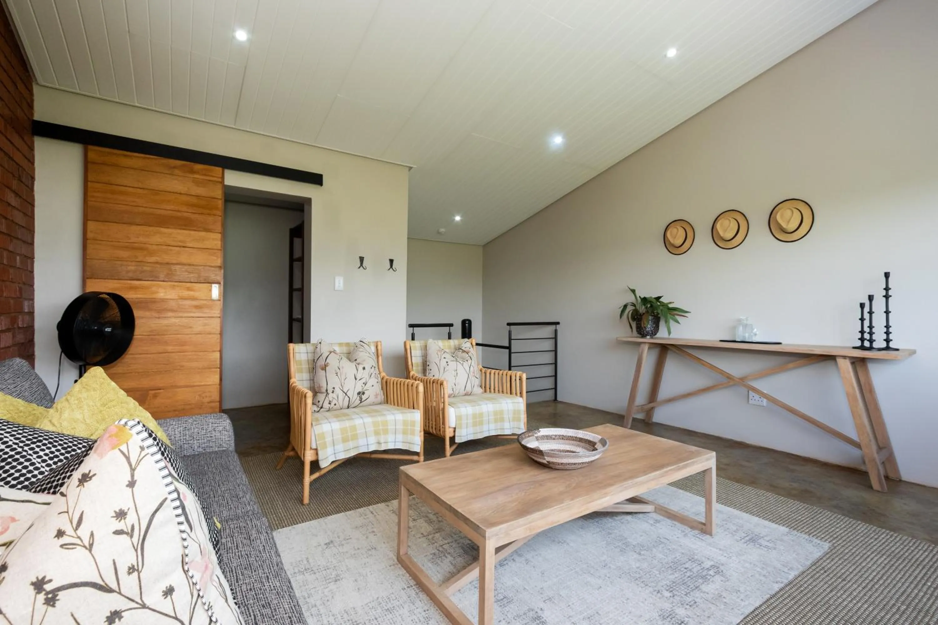 Living room in Dragonview Lodge