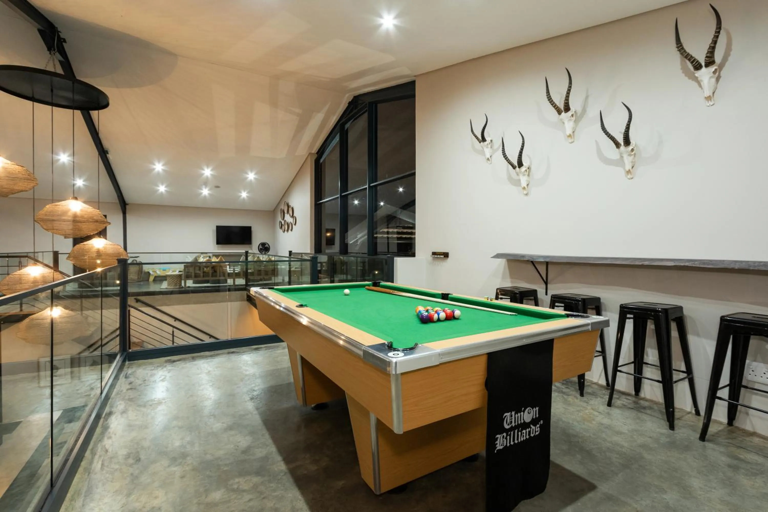 Billiard in Dragonview Lodge