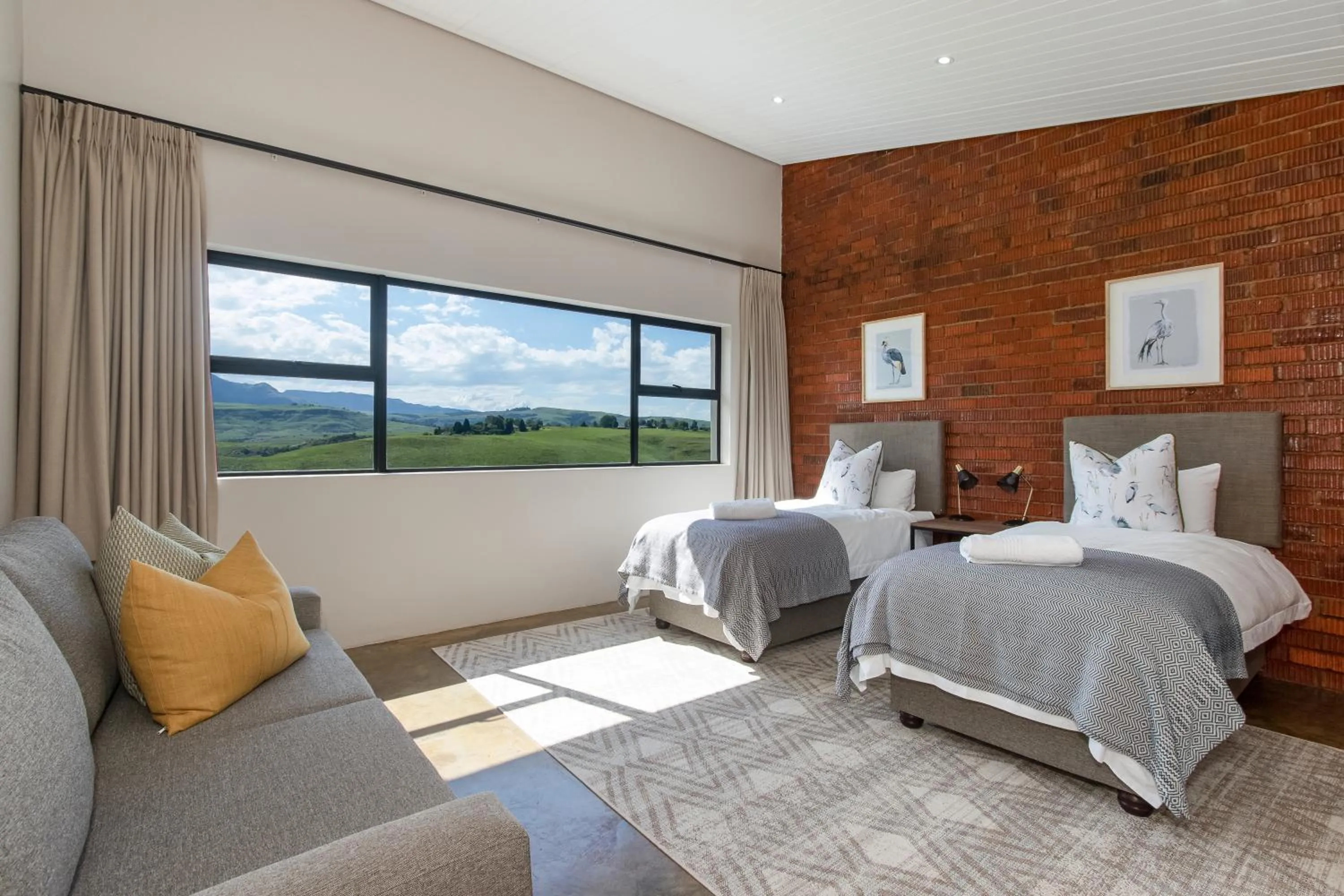 Bed in Dragonview Lodge