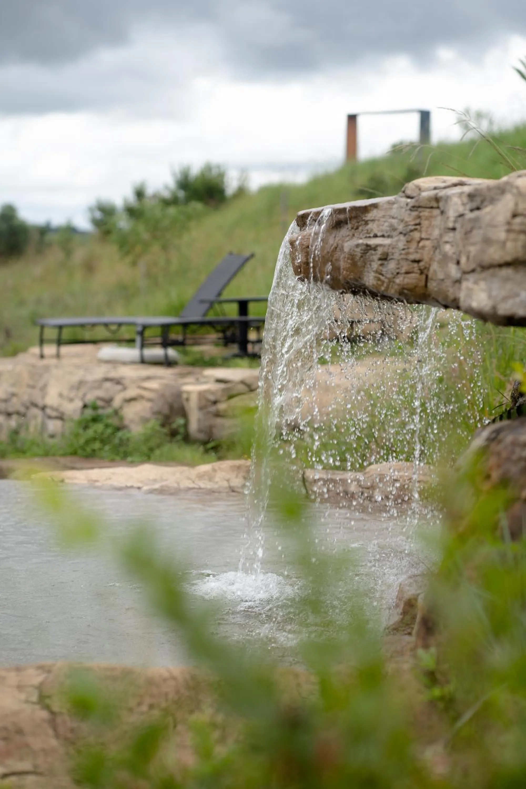 Swimming pool in Dragonview Lodge