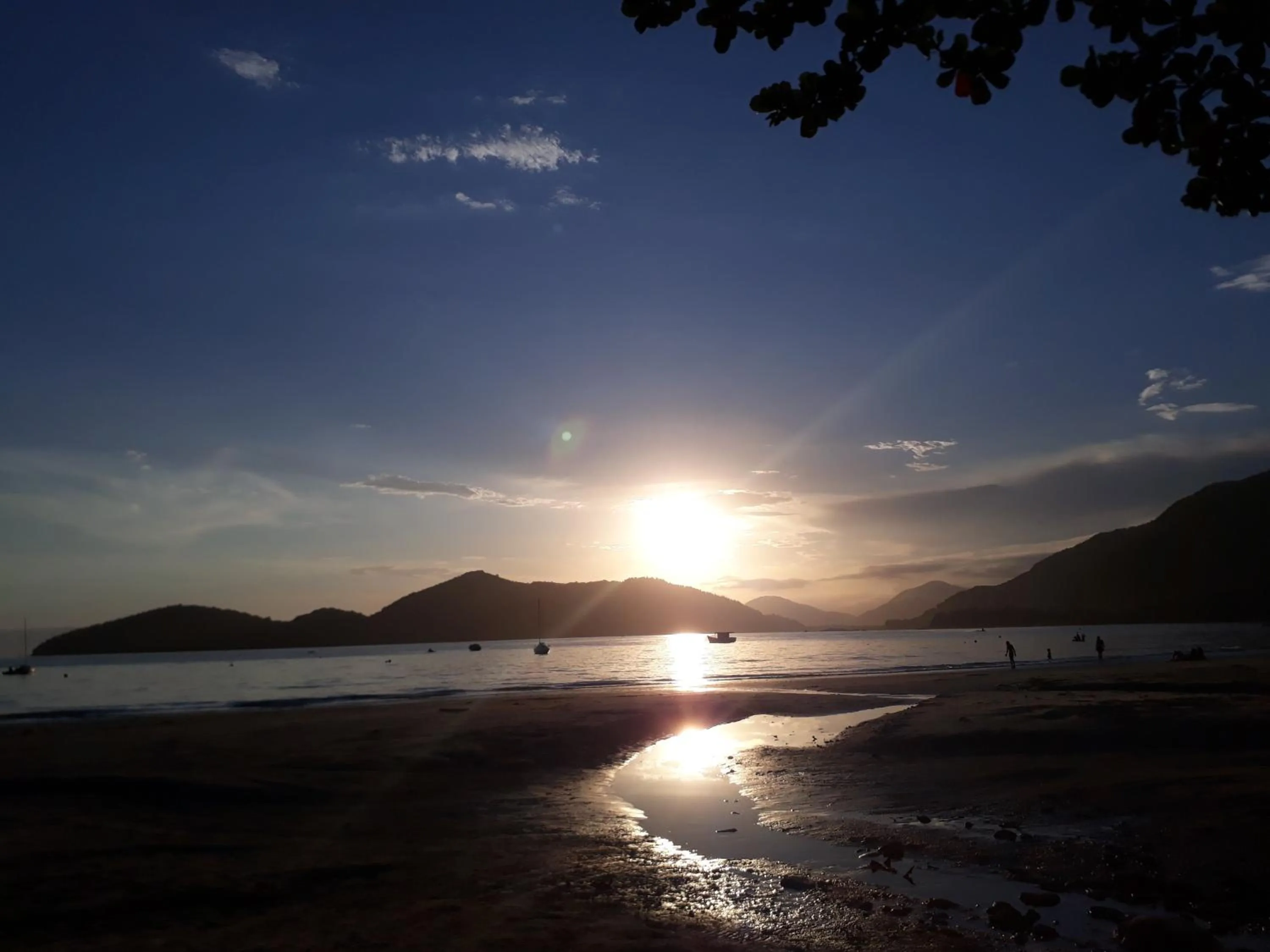 Cobertura na Enseada a 80 m da areia