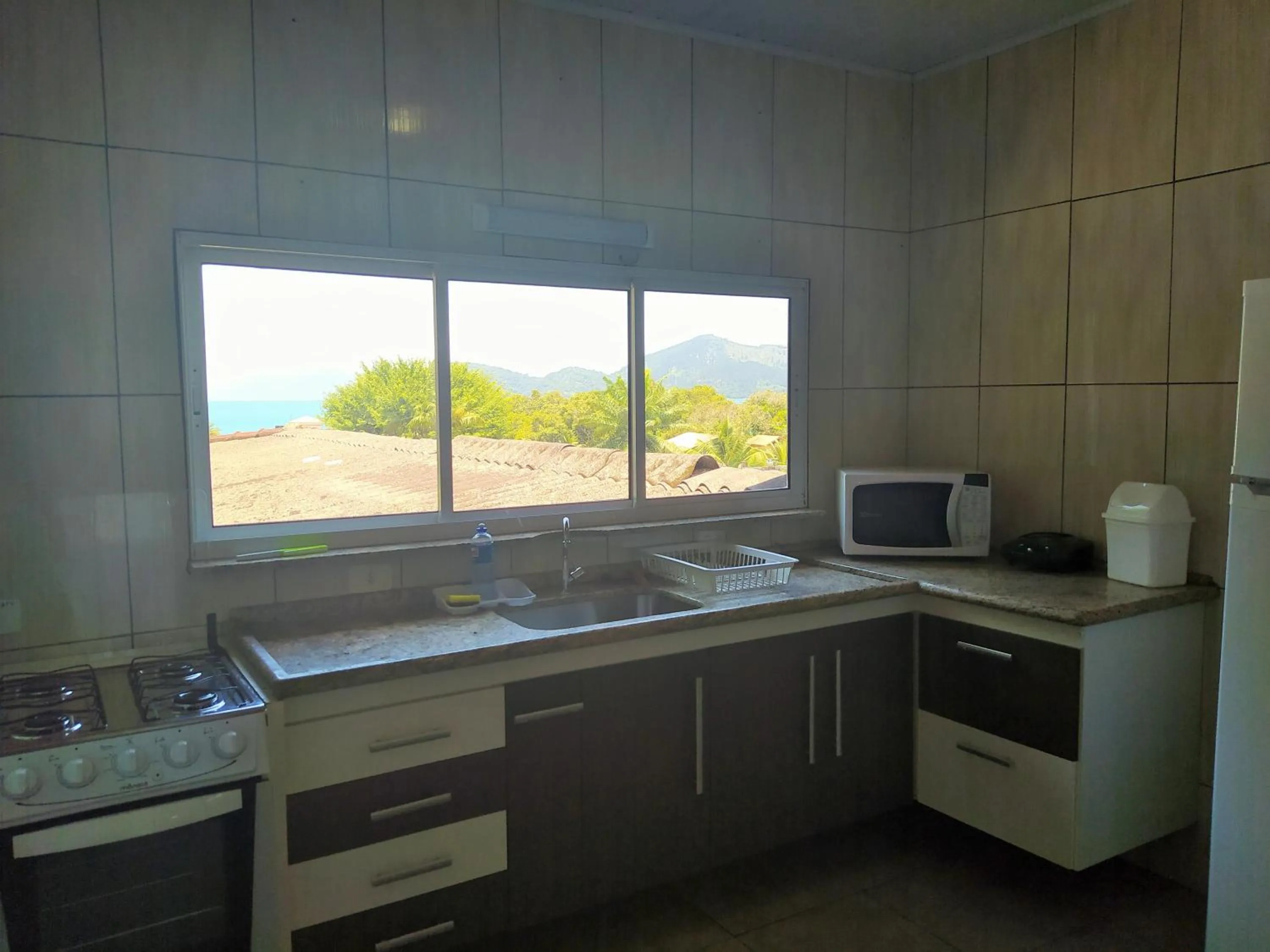 Cobertura na Enseada a 80 m da areia