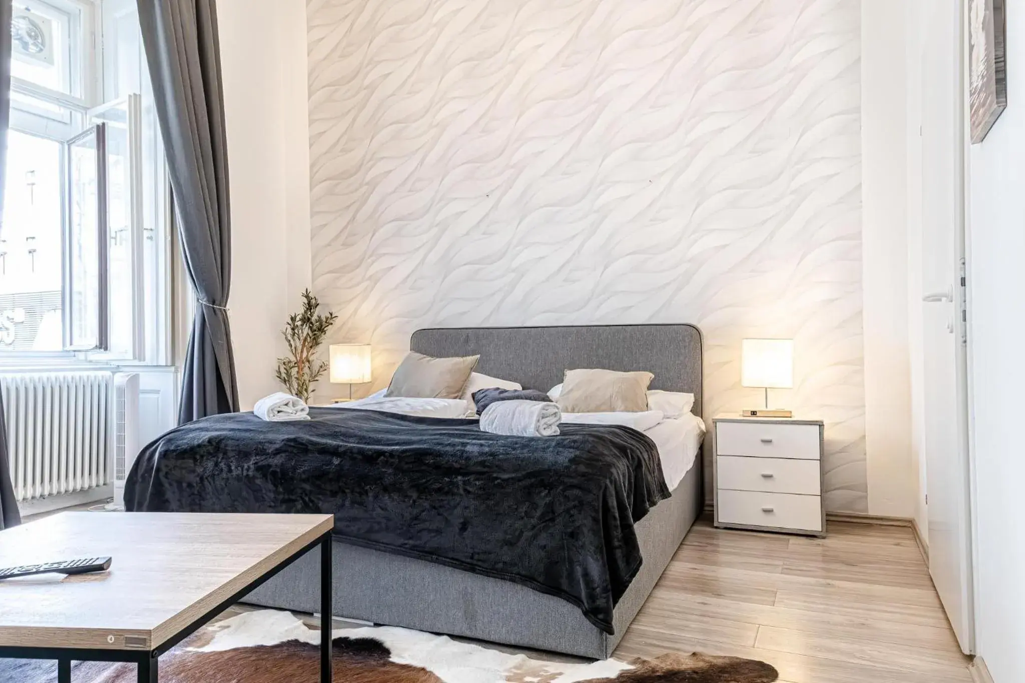 Deluxe Quadruple room with City view in Mariahilfer Boutique Rooms - Virtual Reception & Self-Checkin Deluxe Quadruple room with City view in Mariahilfer Boutique Rooms - Virtual Reception & Self-Checkin