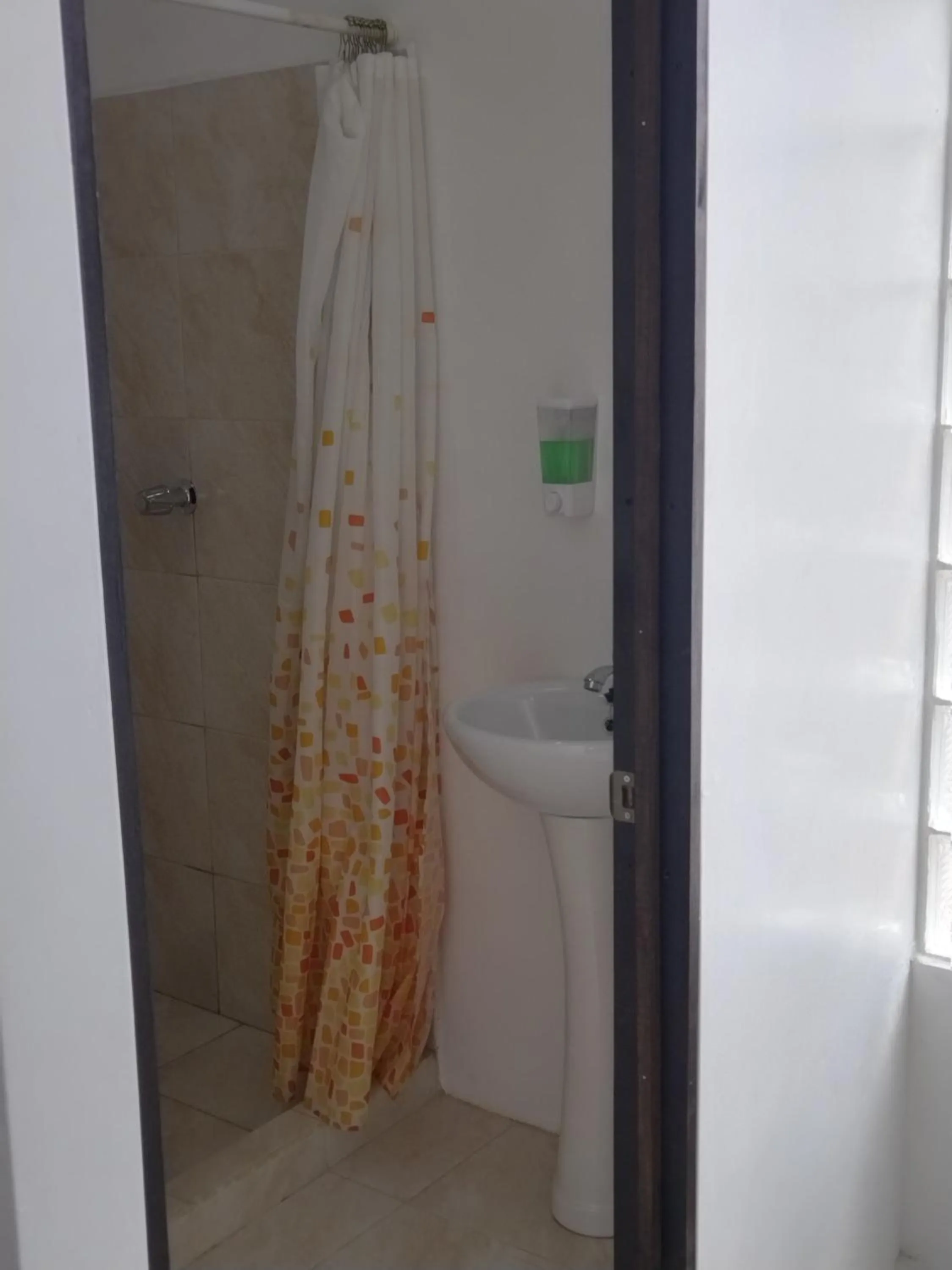 Shower in Lajuela BnB & Hostel