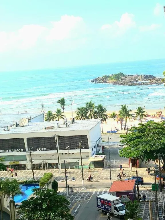 APARTAMENTO 74 Guarujá Pitangueiras Pé na Areia Vista para o Mar 7º Andar