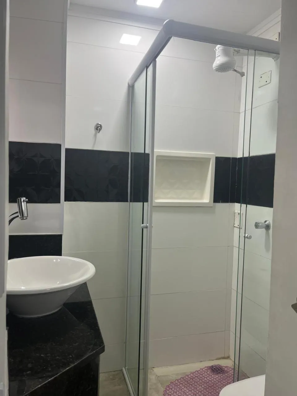 Bathroom in APARTAMENTO 74 Guarujá Pitangueiras Pé na Areia Vista para o Mar 7º Andar