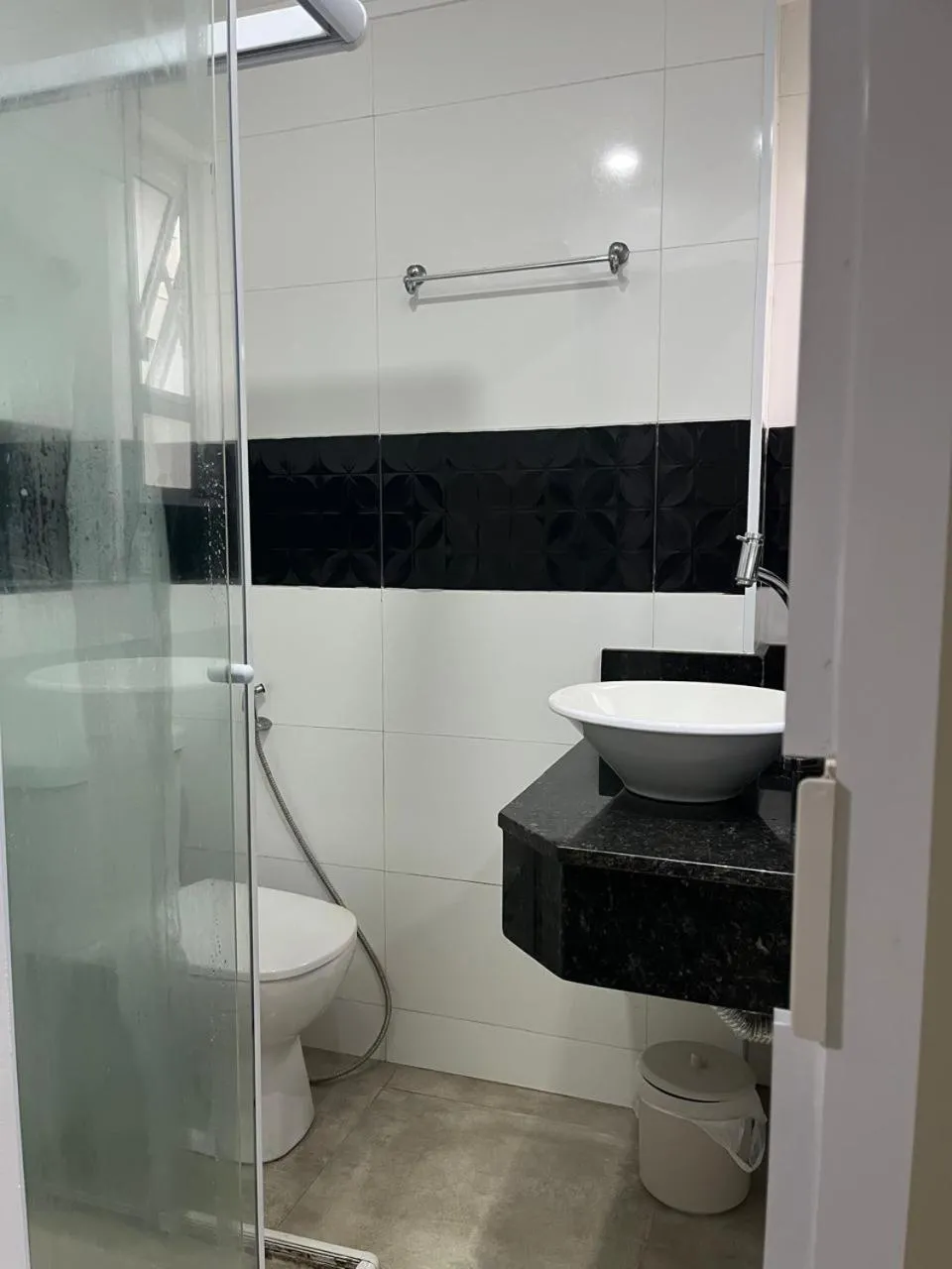 Bathroom in APARTAMENTO 74 Guarujá Pitangueiras Pé na Areia Vista para o Mar 7º Andar
