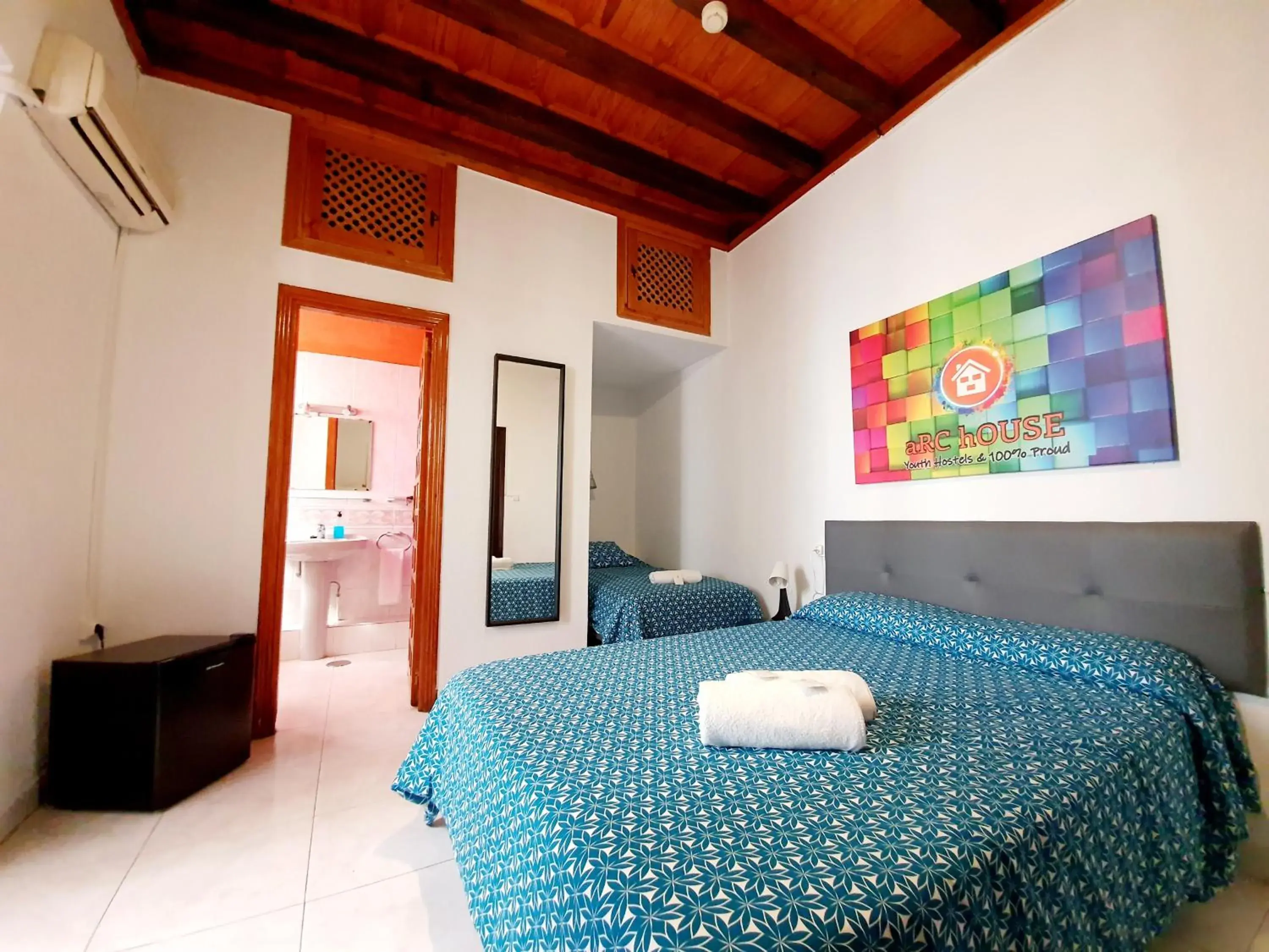 Bed in Arc House Córdoba Only Adults Bed in Arc House Córdoba Only Adults