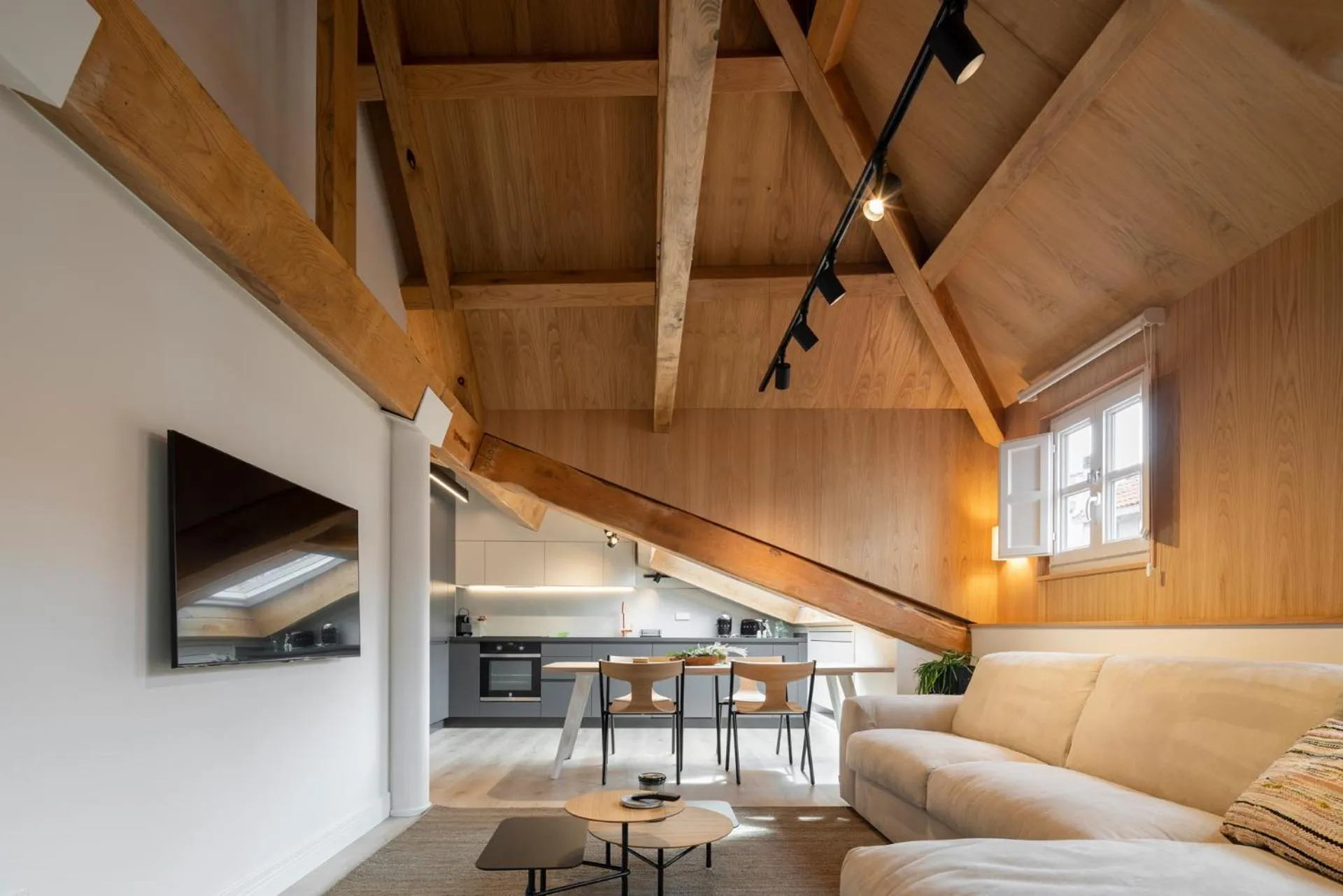 Photo of the whole room in NORO Plaza