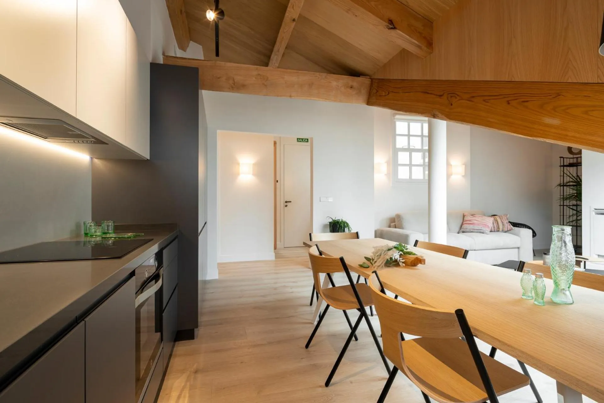 Kitchen or kitchenette, Bed in NORO Plaza