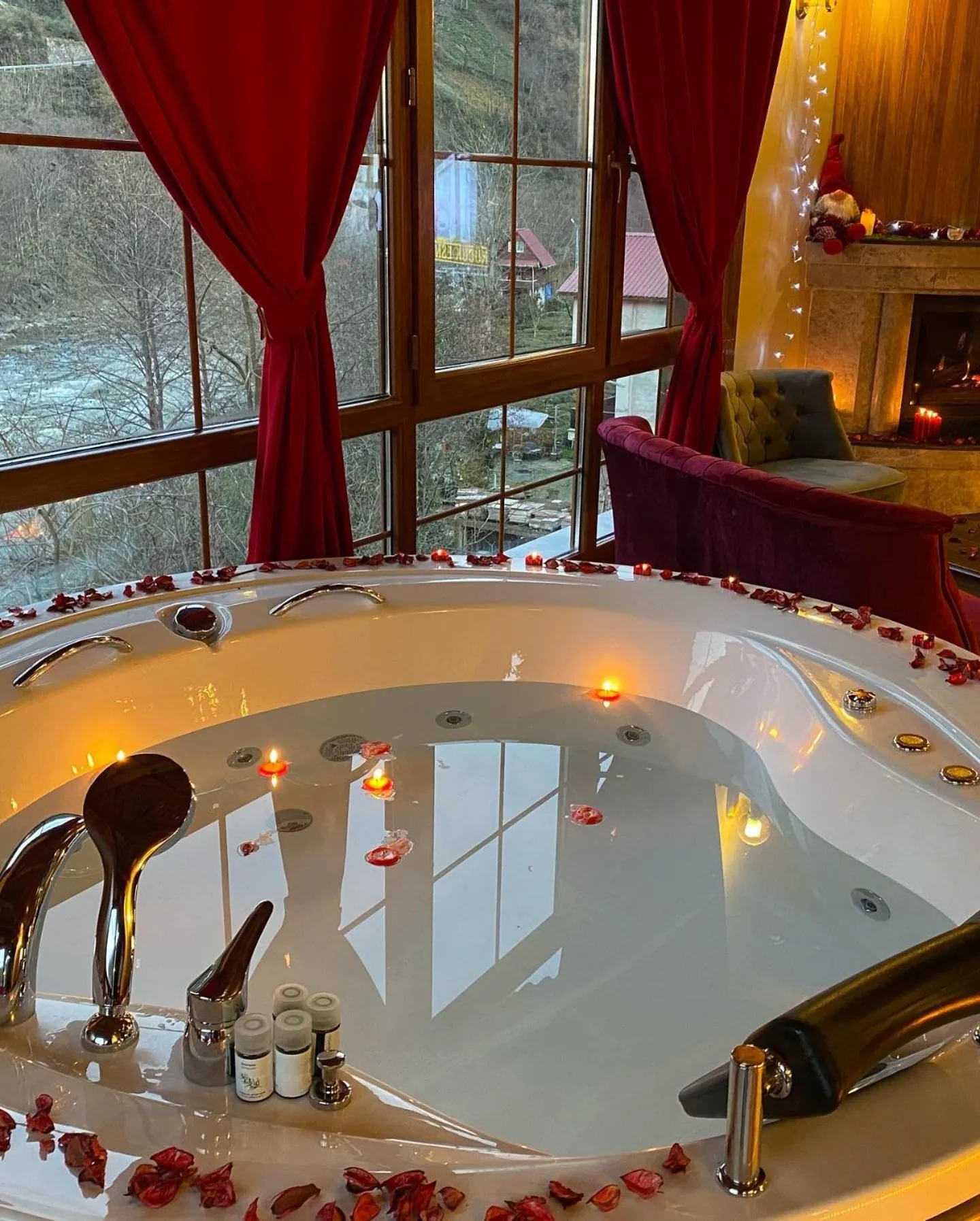 Decorative detail in River Didi Otel