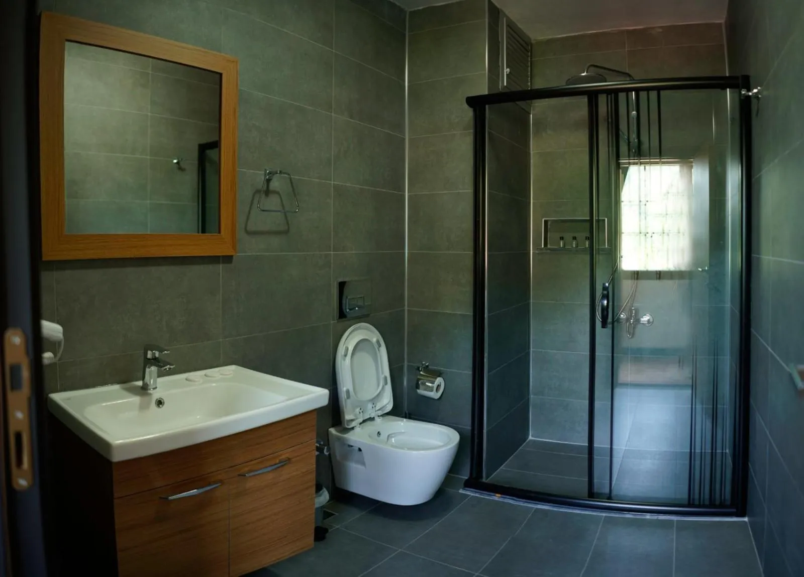 Shower in River Didi Otel