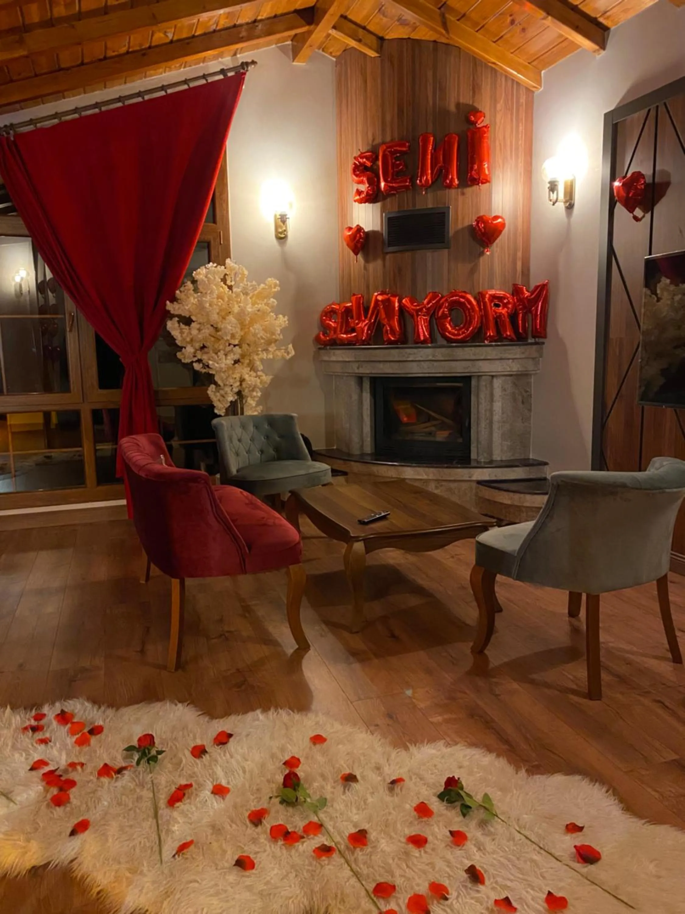 Decorative detail in River Didi Otel