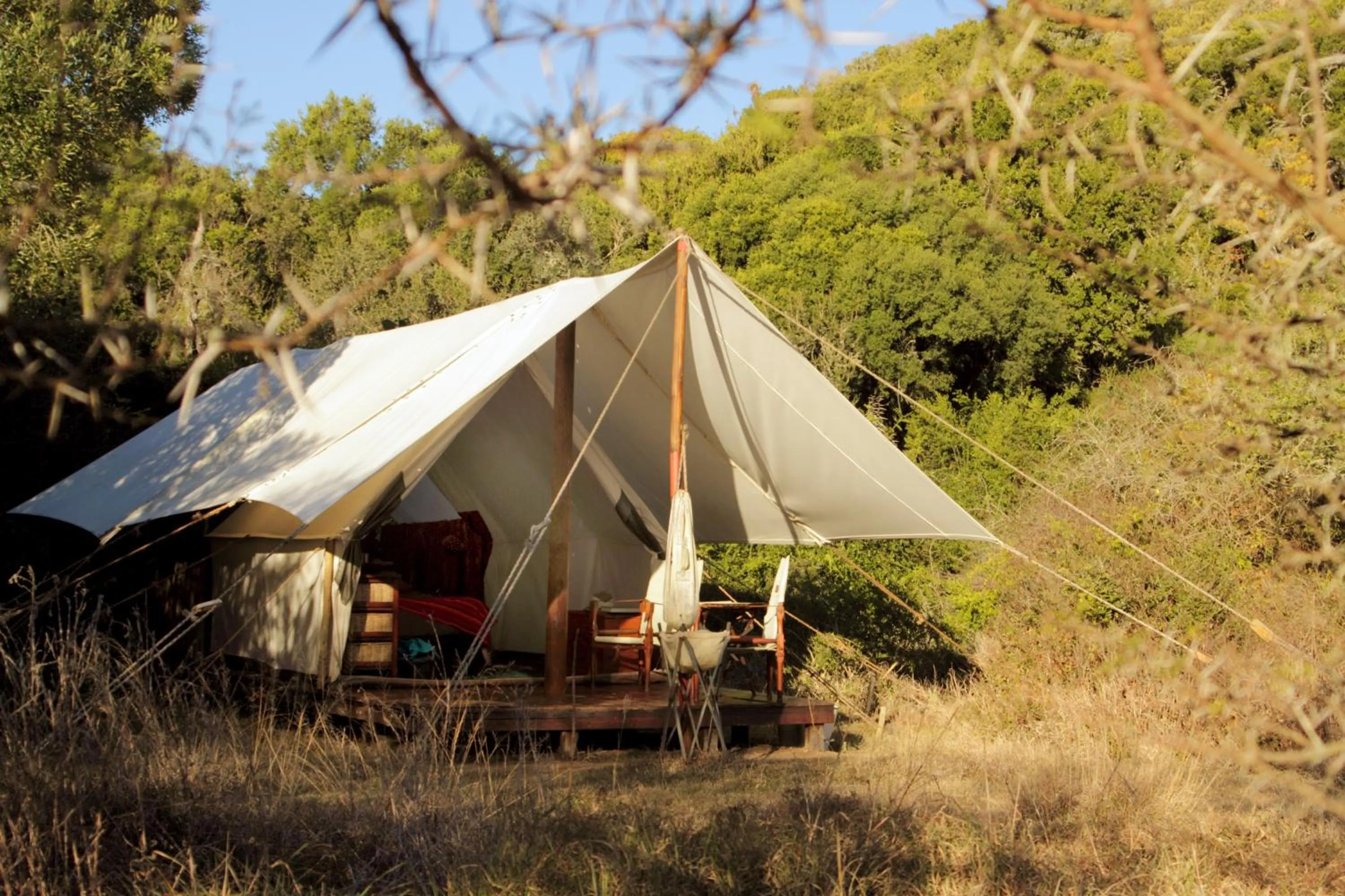 Bed in Quatermain's 1920's Safari Camp – Amakhala Game Reserve