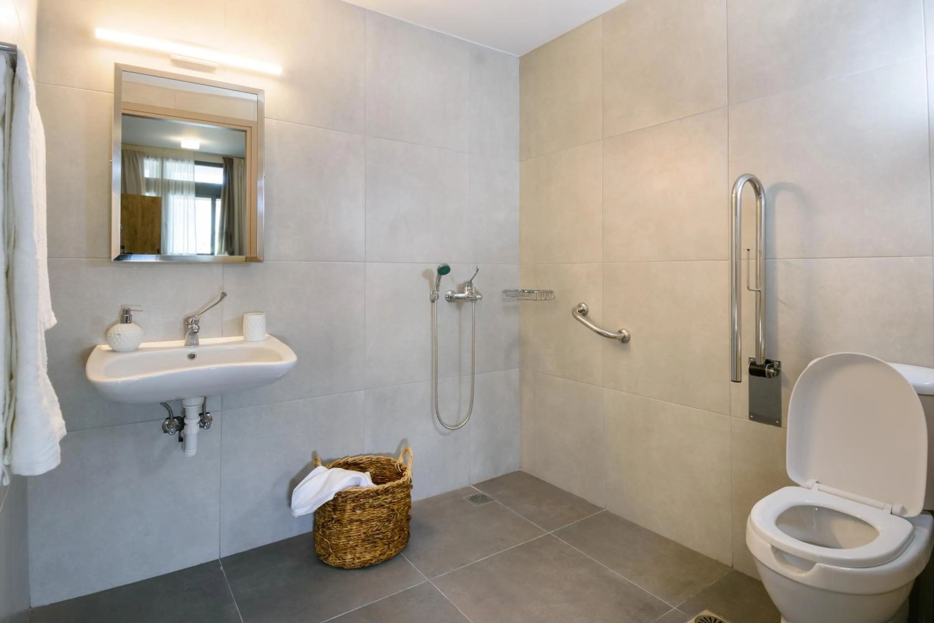 Facility for disabled guests in Elounda Colour Apartments