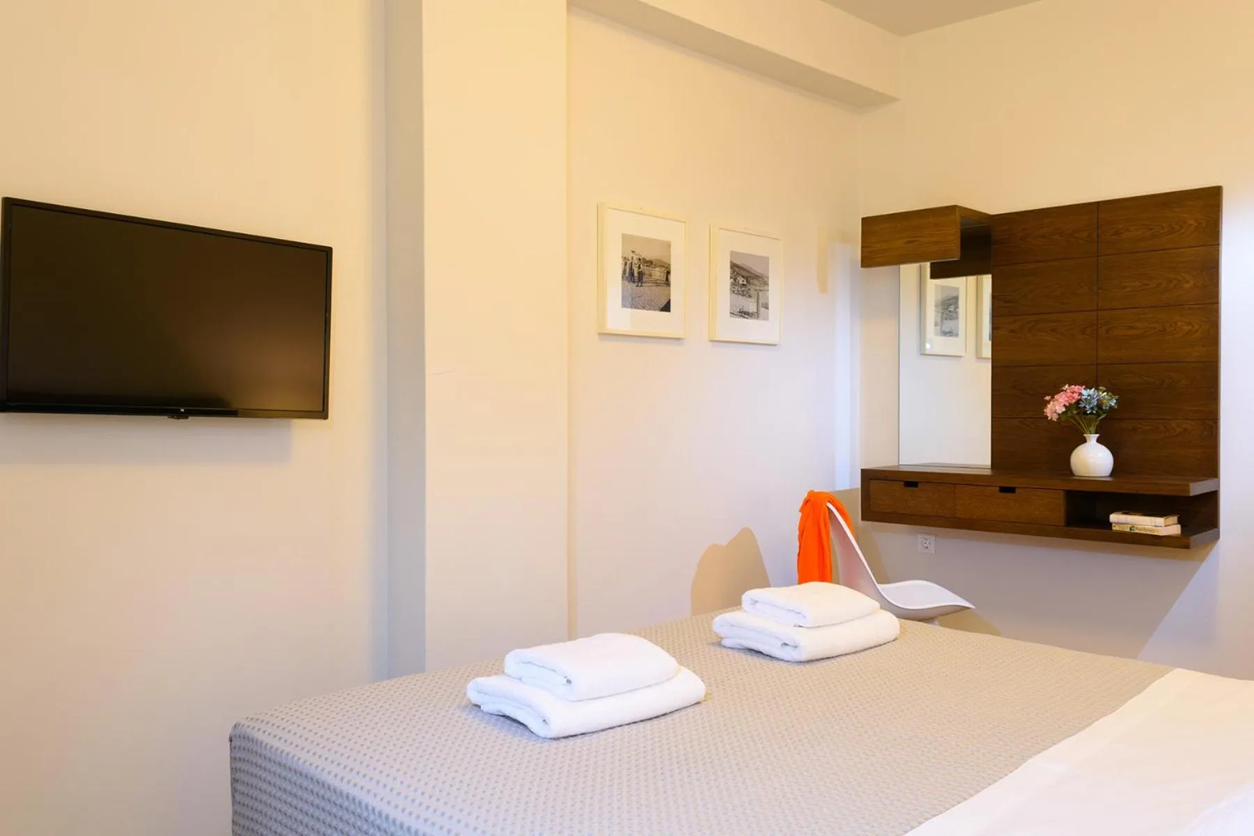 Bedroom, Bed in Elounda Colour Apartments