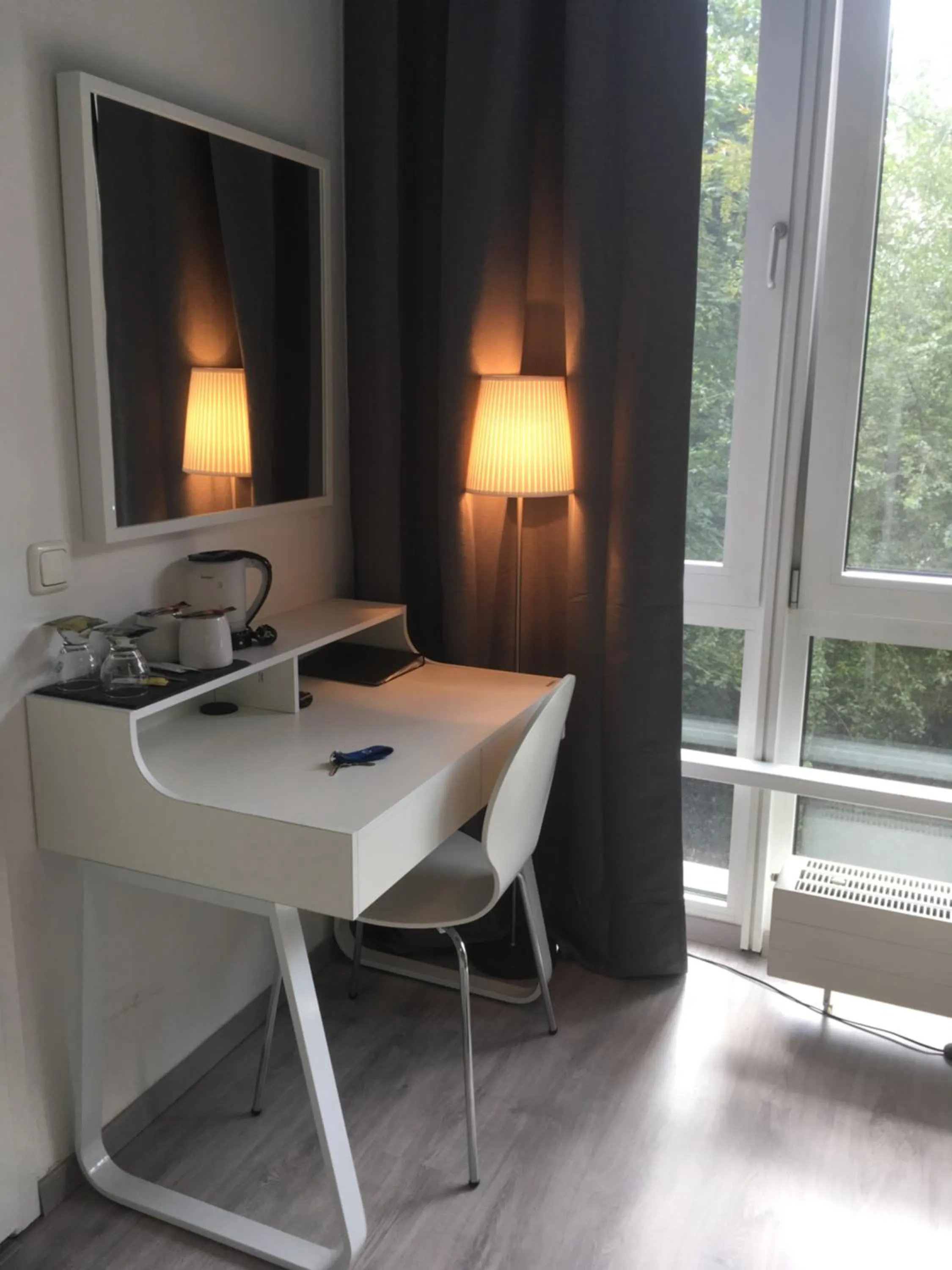 Coffee/tea facilities in Midi Inn Parkhotel Mitte