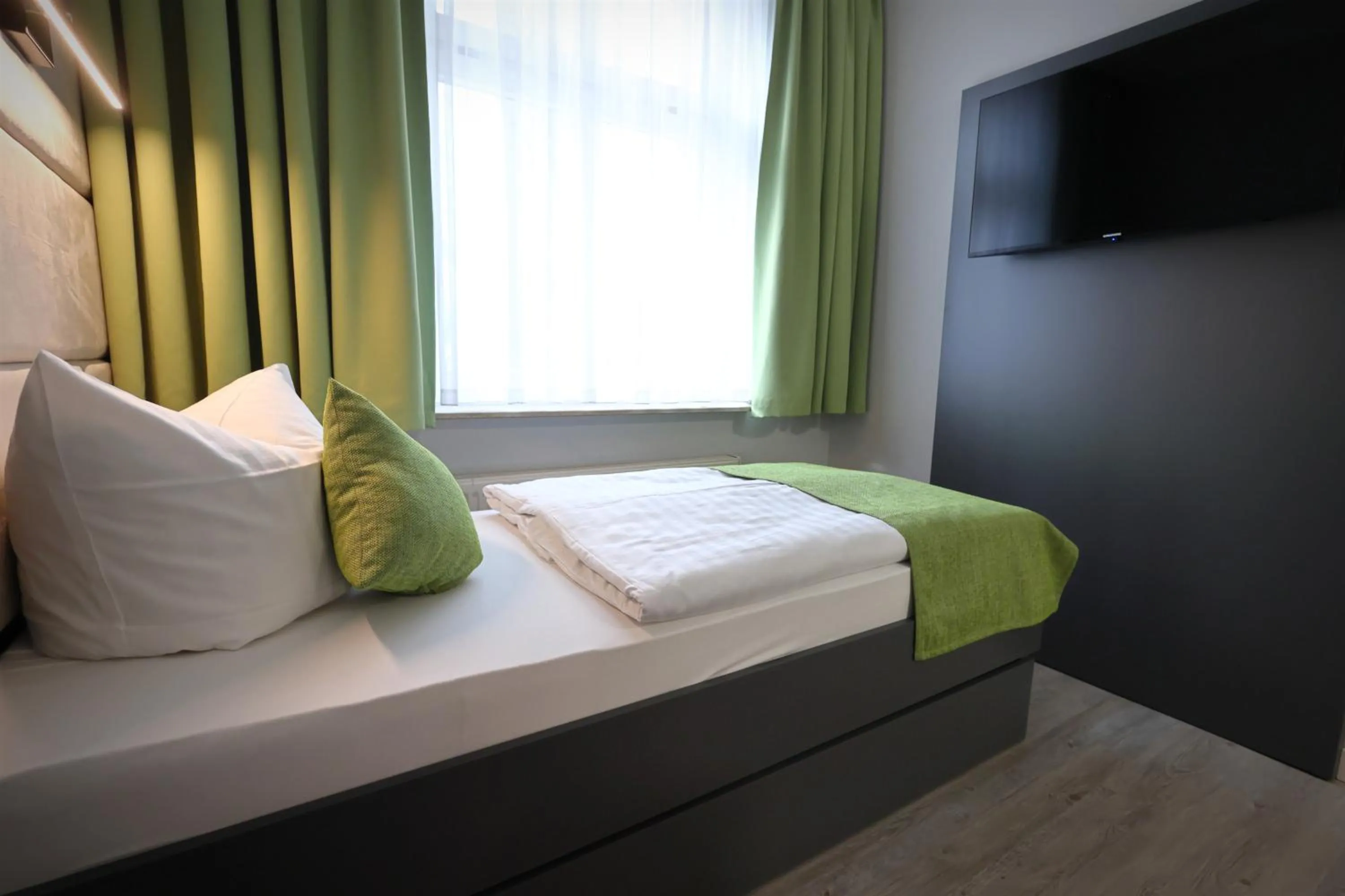 Photo of the whole room, Bed in Hotel und Restaurant Kranichsberg