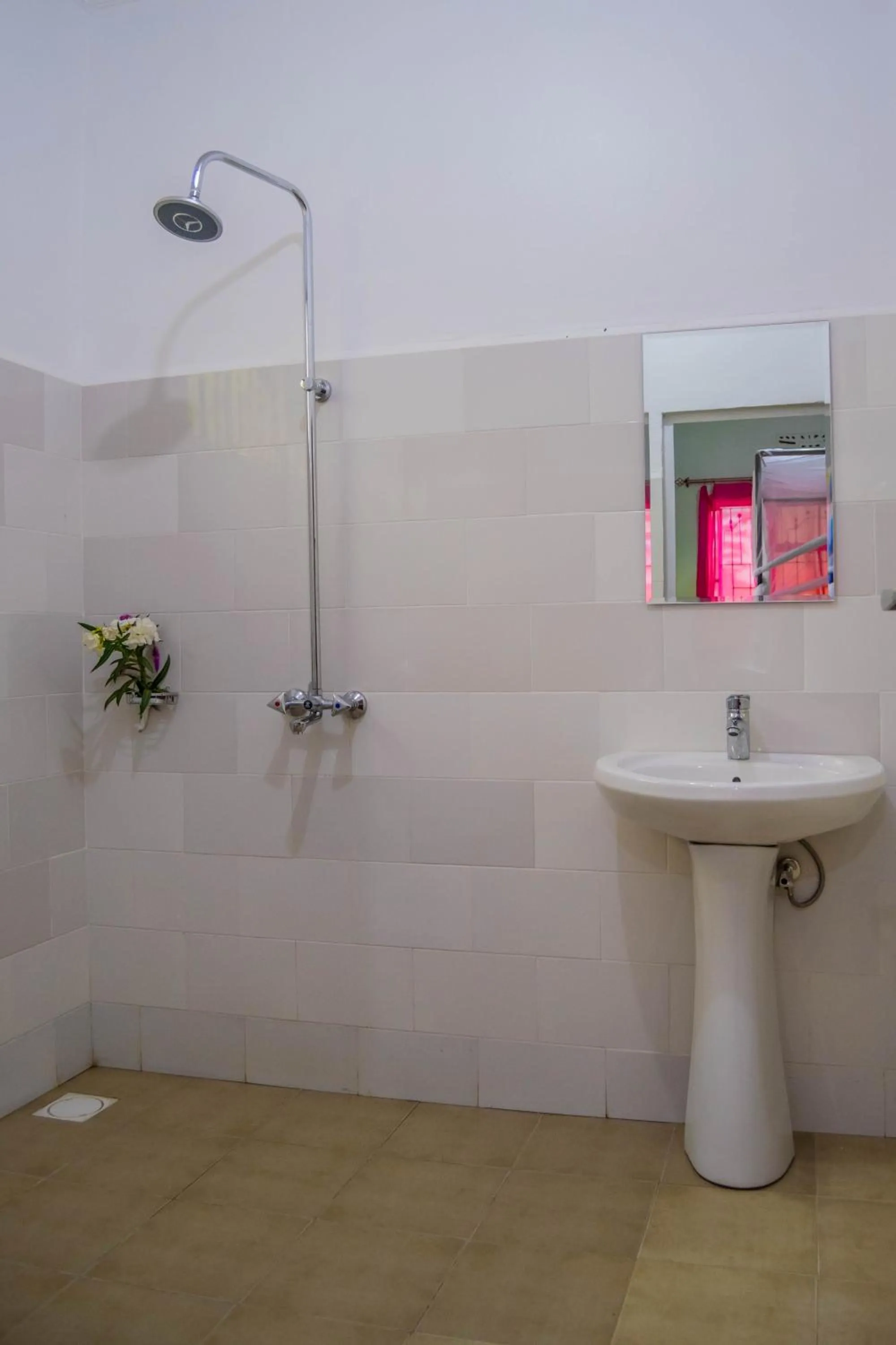 Bathroom in Kilimanjaro Summit Lodge