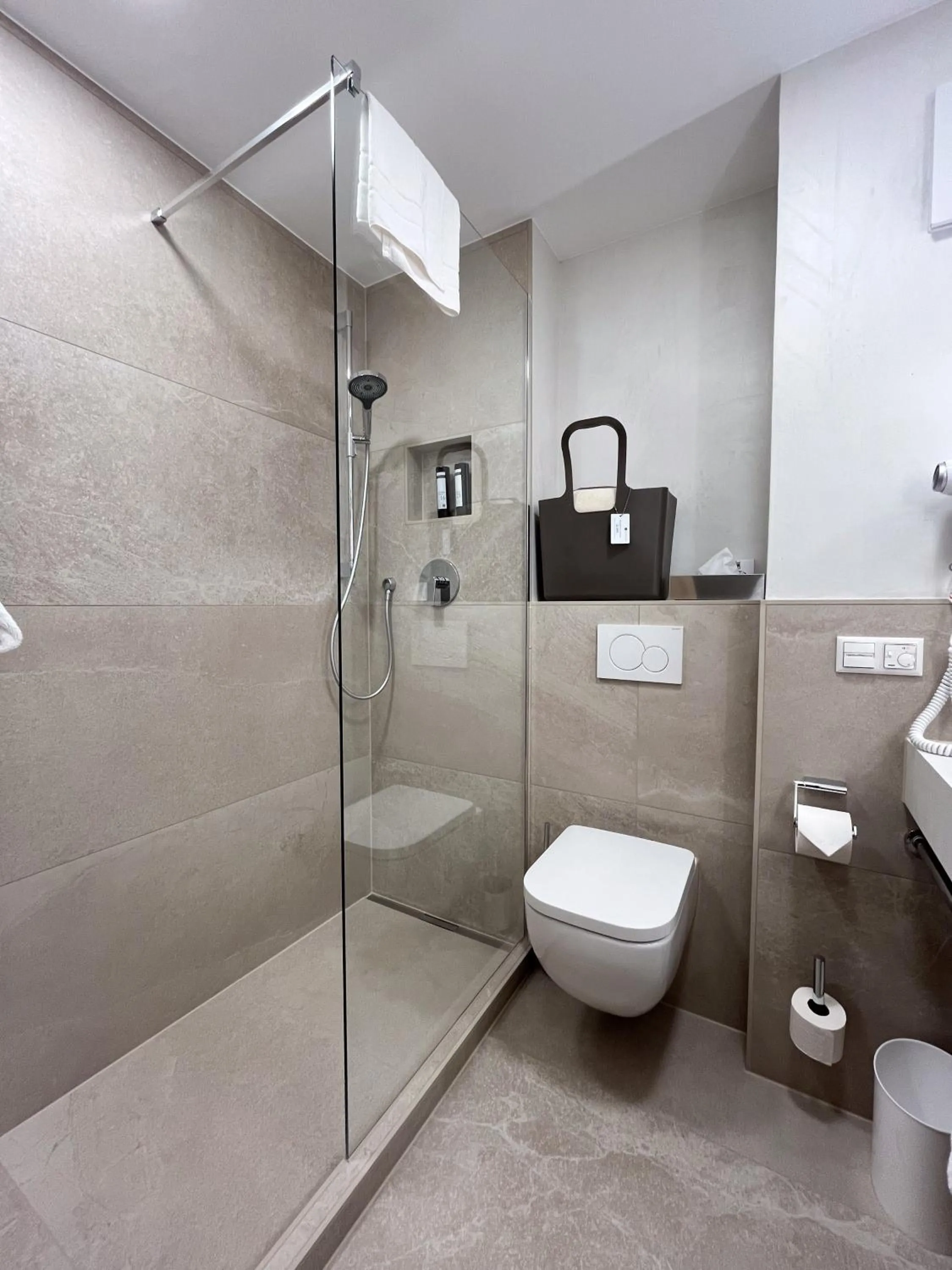 Bathroom in Riessersee Hotel