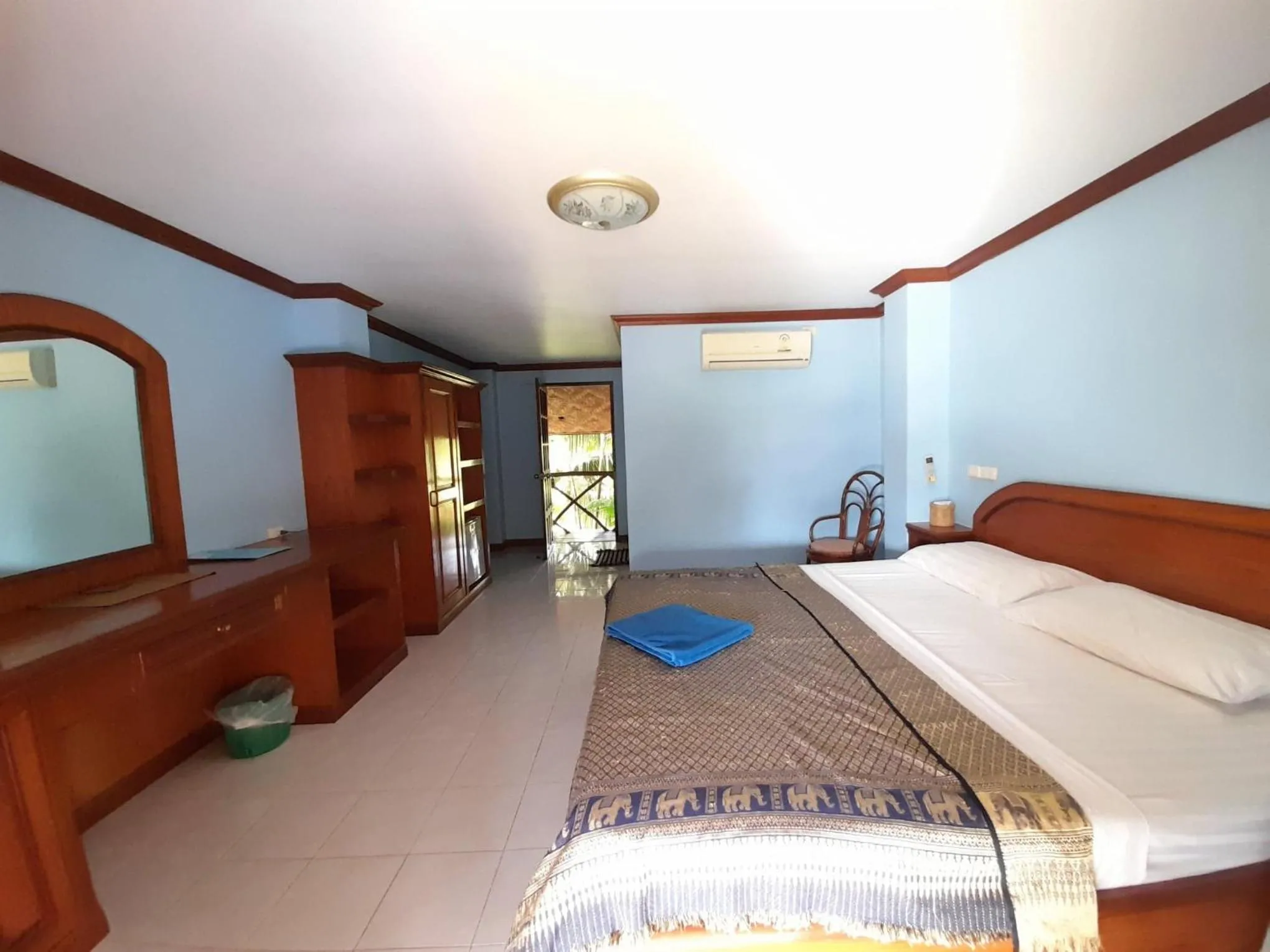 Photo of the whole room, Bed in Lam Sai village hotel Koh Yao Noi