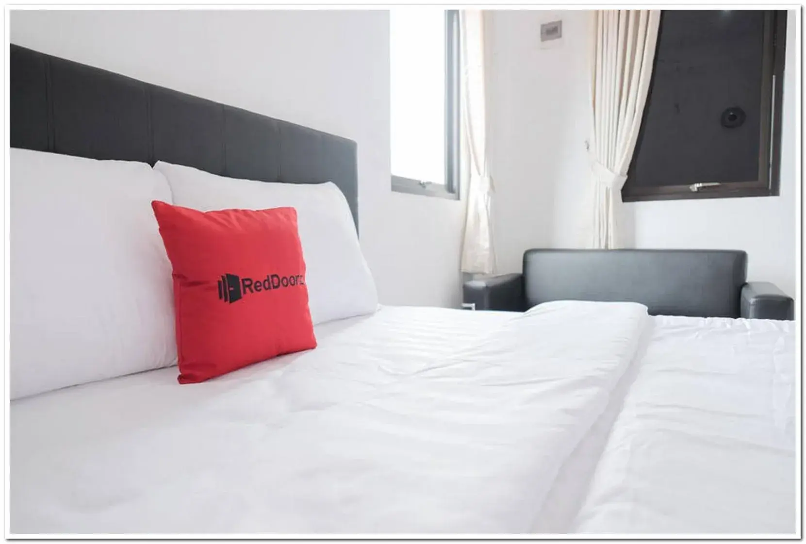 Bedroom, Bed in RedDoorz near Kota Tua 2 Bedroom, Bed in RedDoorz near Kota Tua 2