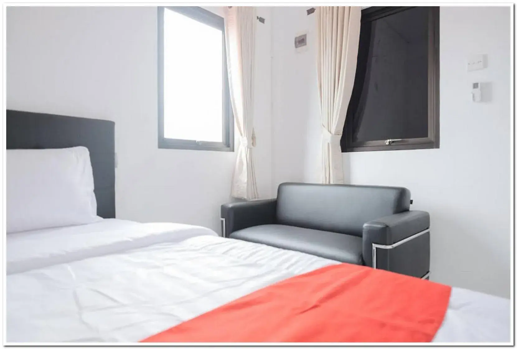 Bedroom, Bed in RedDoorz near Kota Tua 2 Bedroom, Bed in RedDoorz near Kota Tua 2