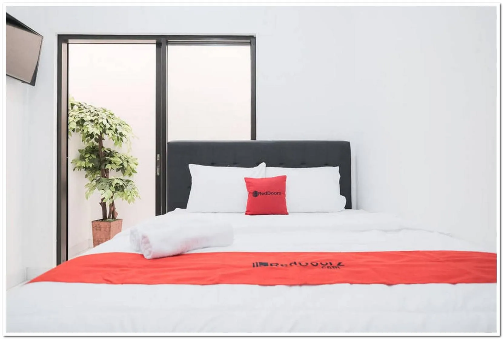 Bedroom, Bed in RedDoorz near Kota Tua 2