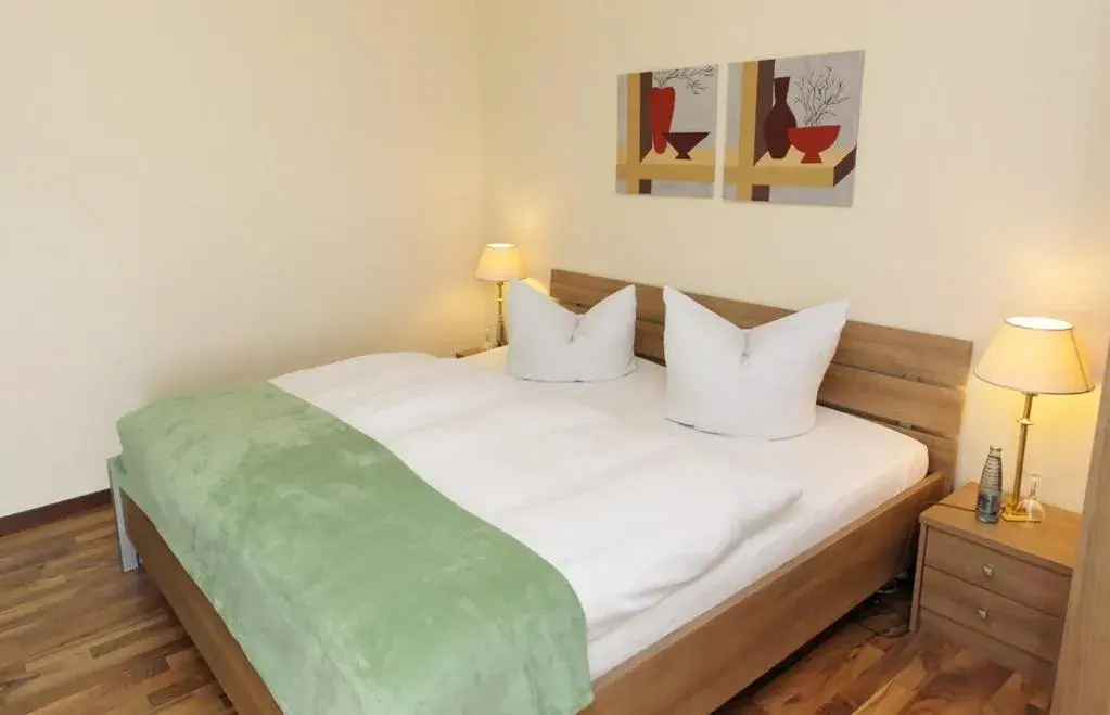 Luckai Hotel & Restaurant Inhaber Dennis Burmann Luckai Hotel & Restaurant Inhaber Dennis Burmann