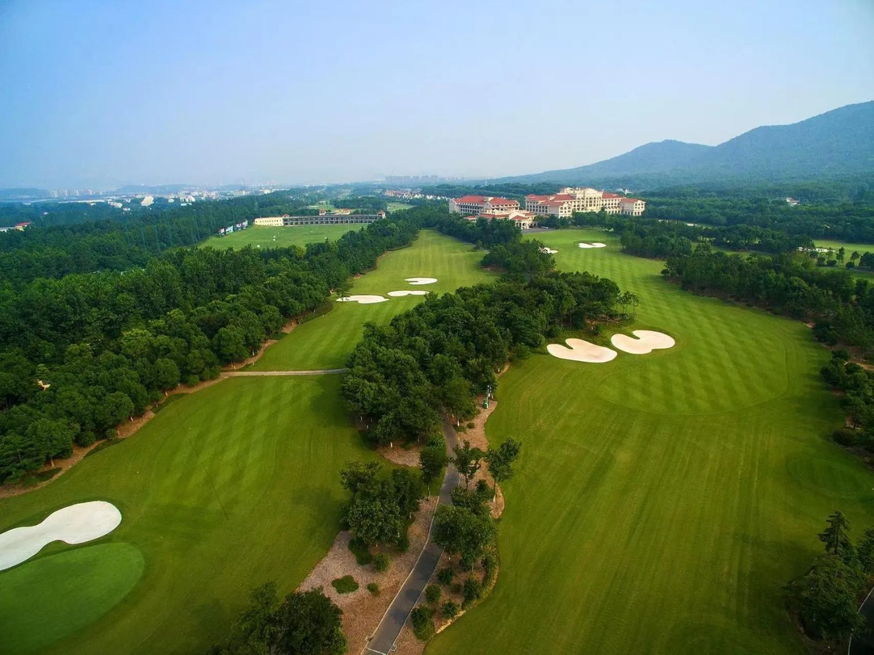 Golfcourse in Suning Zhongshan Golf Resort