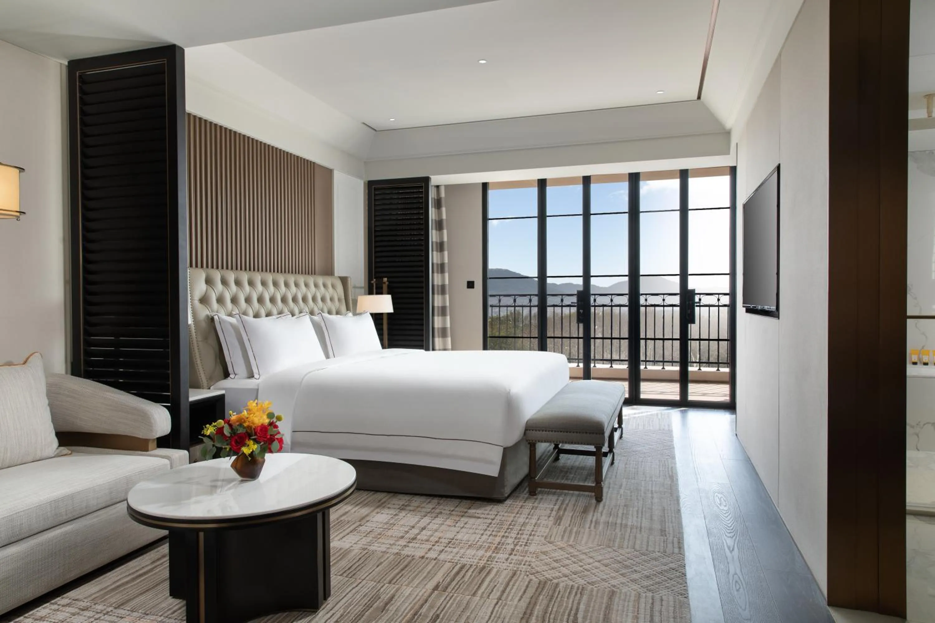 Photo of the whole room, Bed in Suning Zhongshan Golf Resort