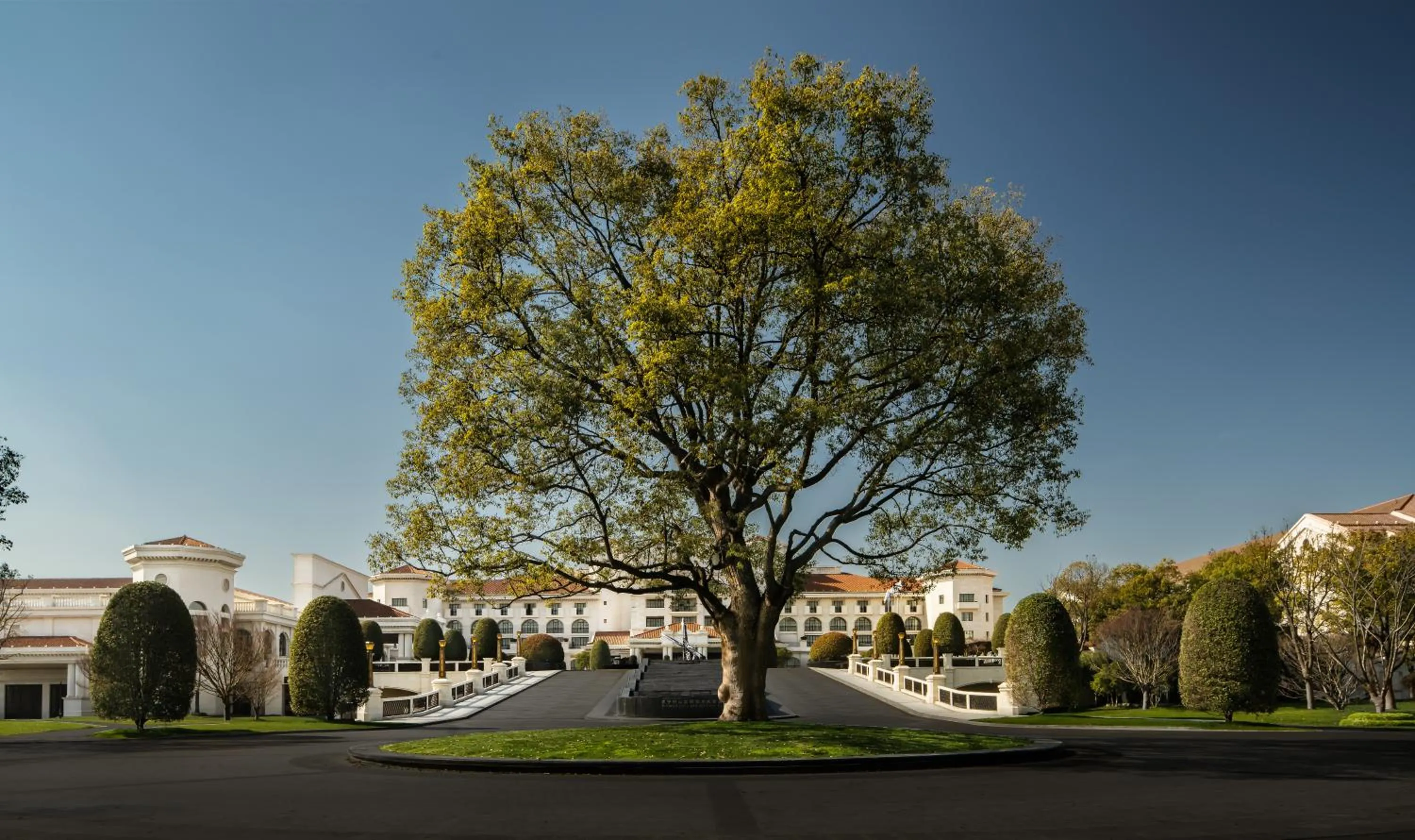 Property building in Suning Zhongshan Golf Resort