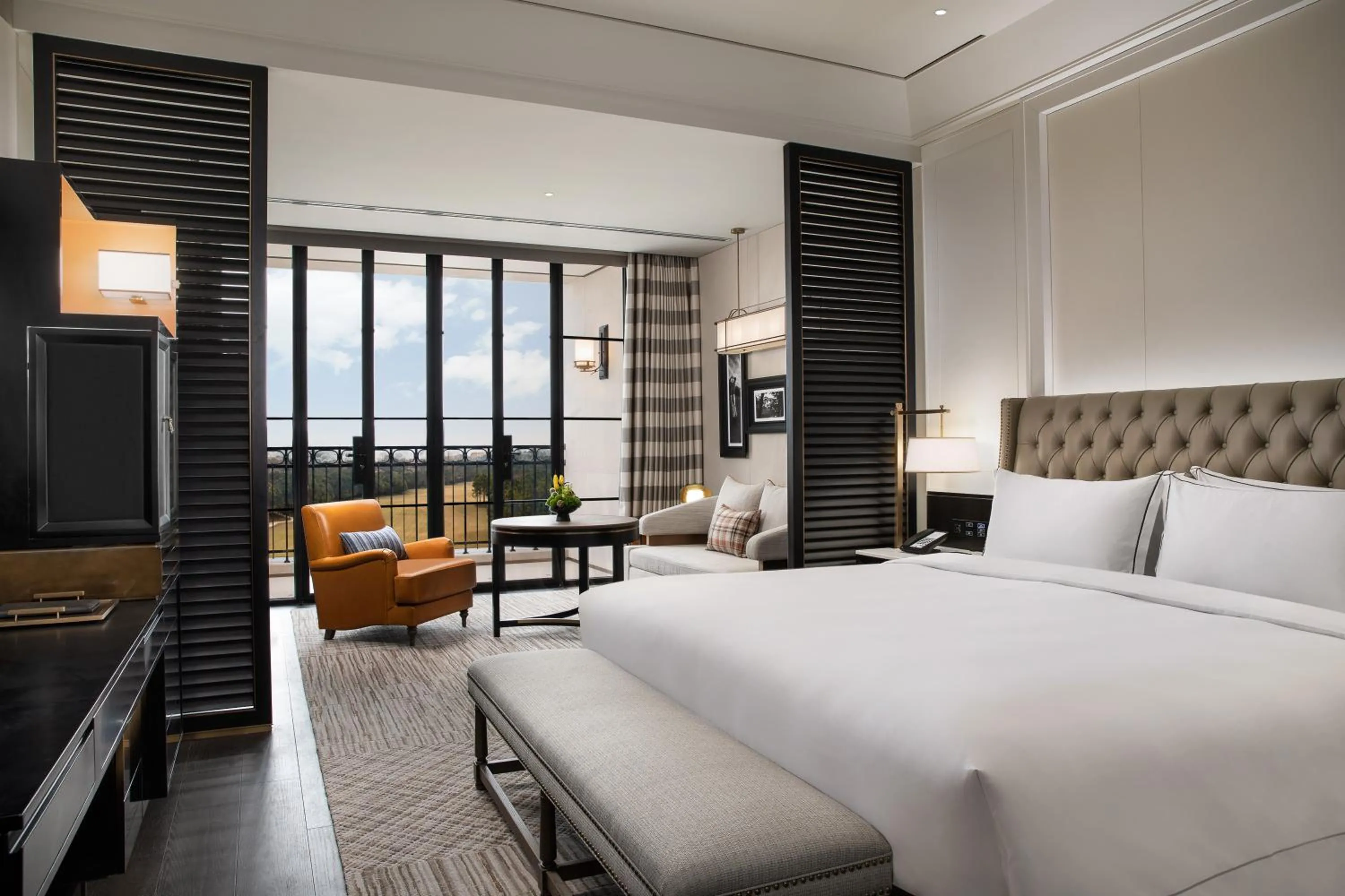 Photo of the whole room, Bed in Suning Zhongshan Golf Resort
